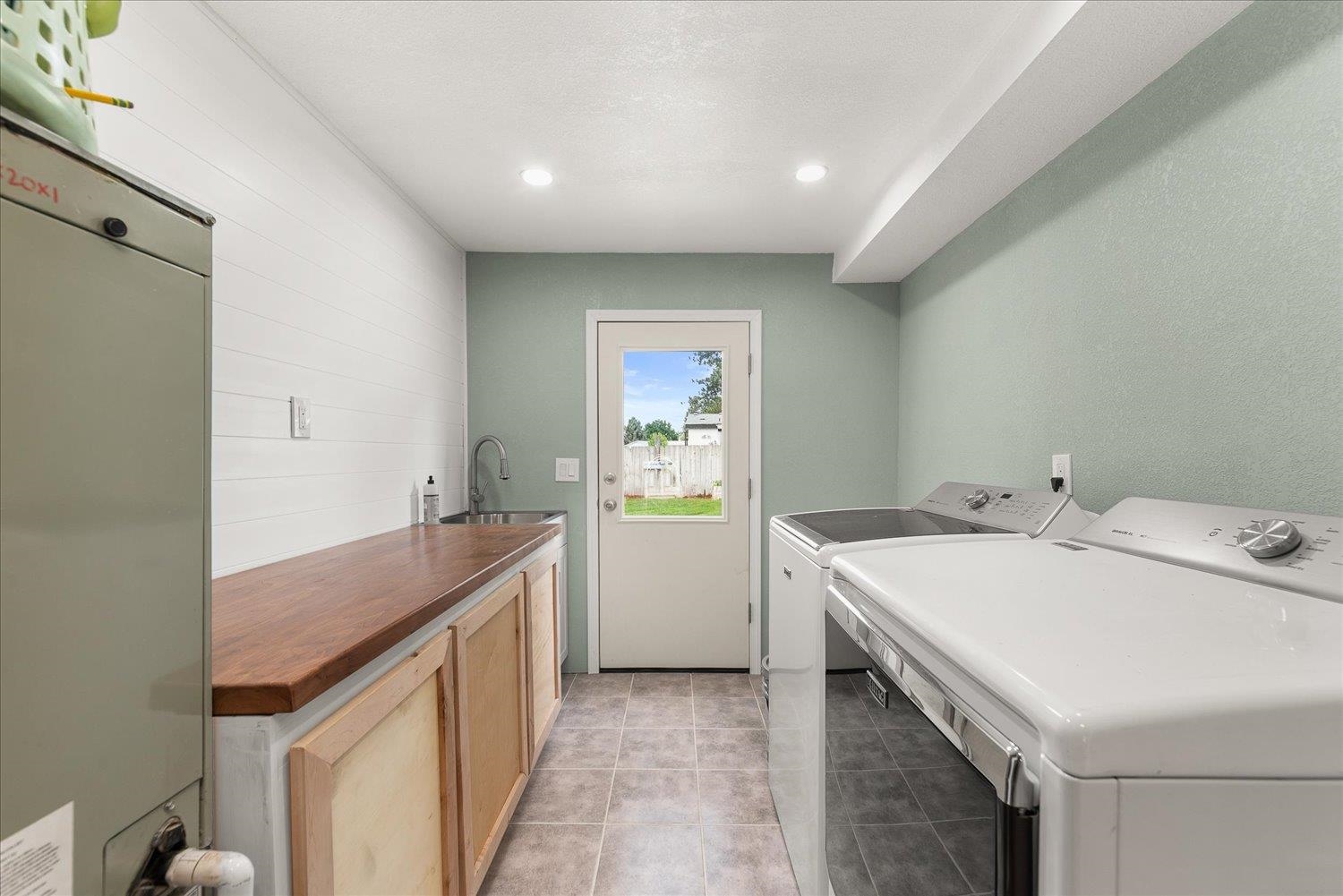 3315 E 3rd Ct - Photo 33