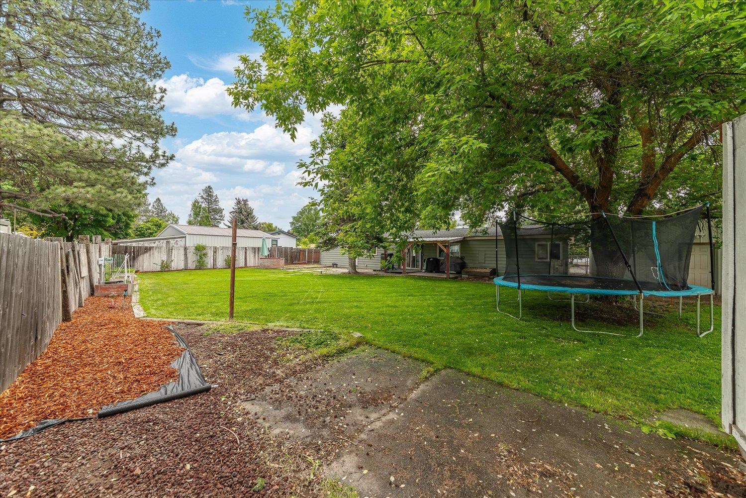3315 E 3rd Ct - Photo 40