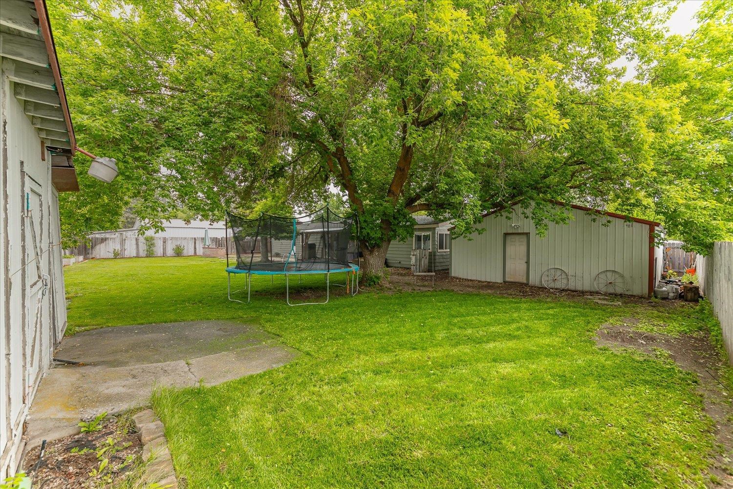 3315 E 3rd Ct - Photo 43