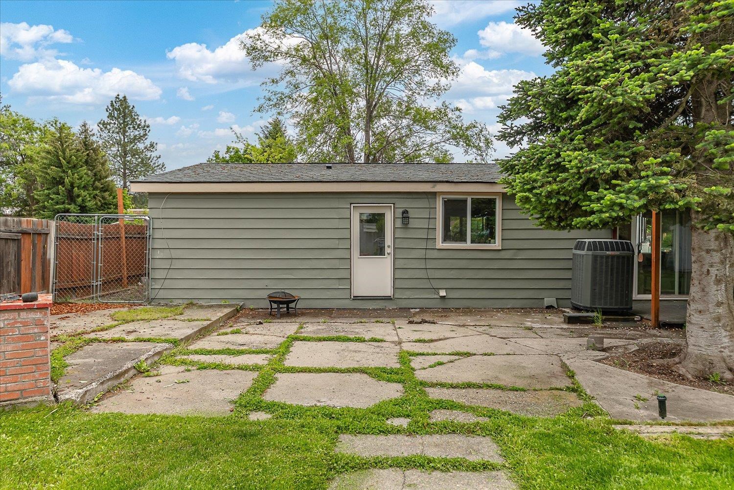 3315 E 3rd Ct - Photo 46