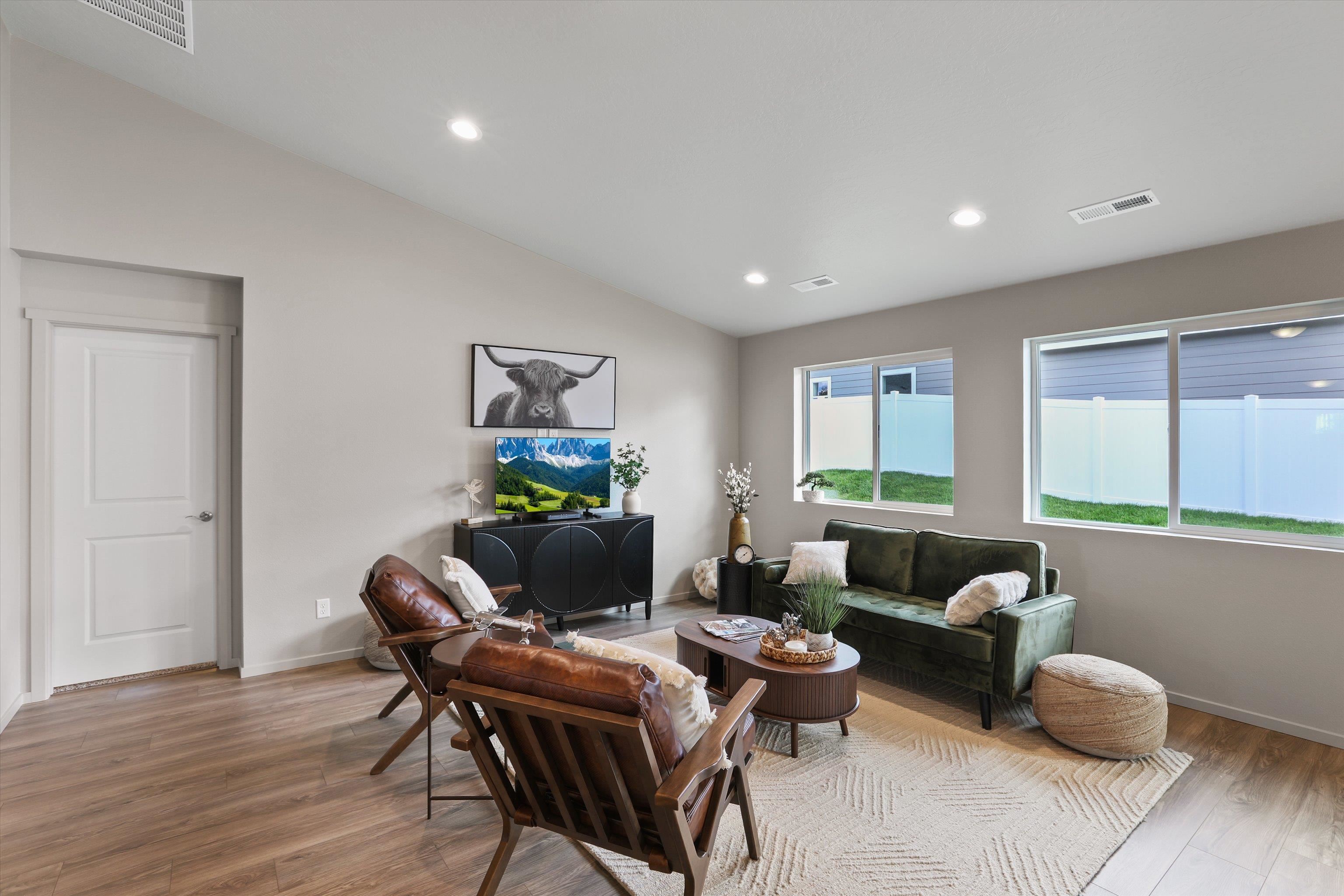 17702 E 6th Ave - Photo 4