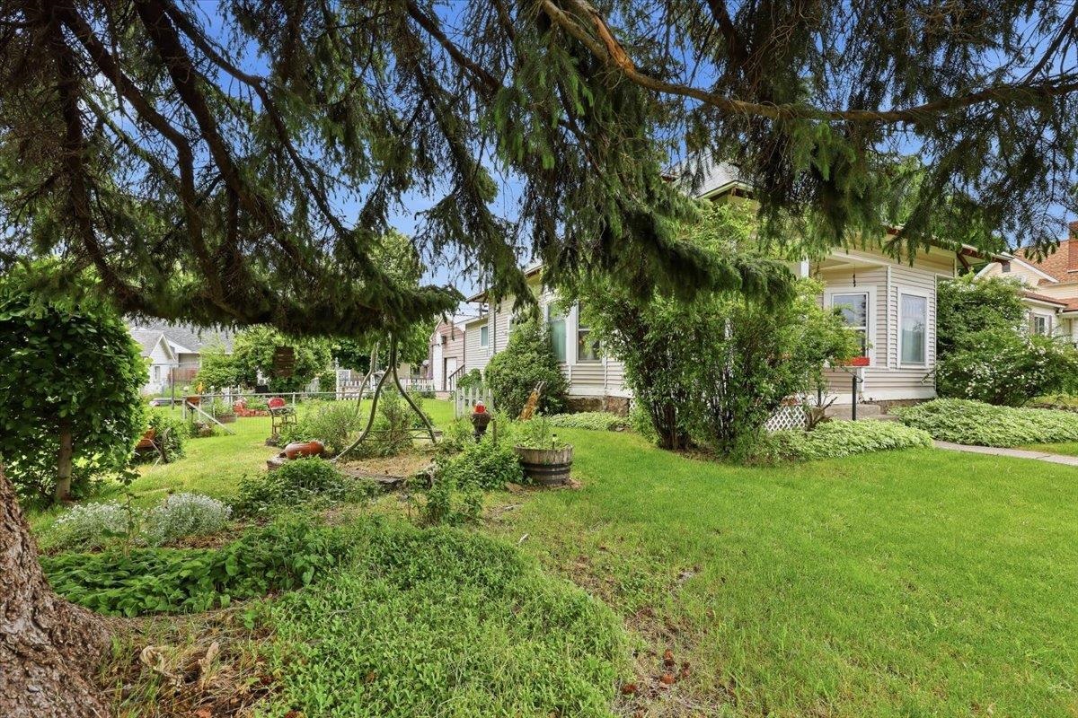 809 Main St - Photo 3
