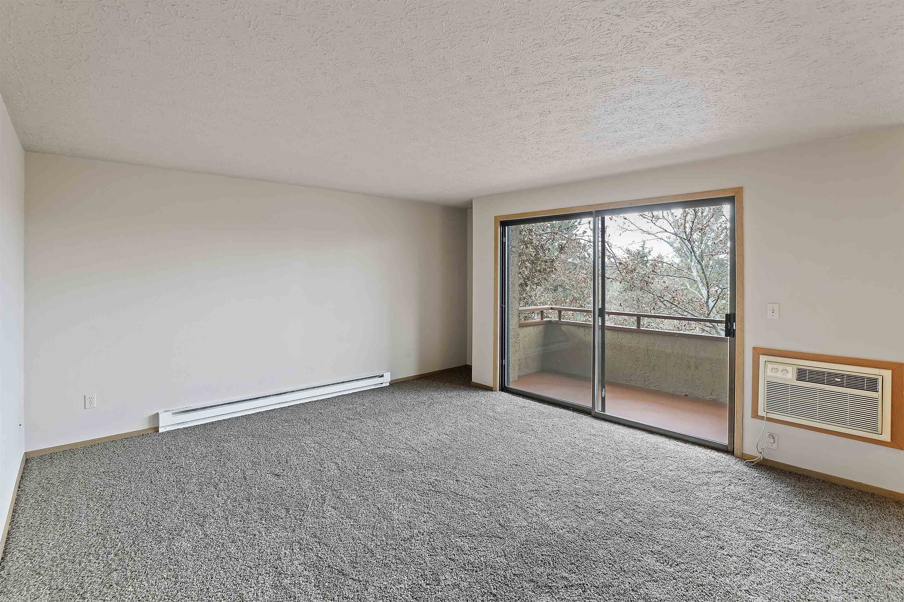 1711 W 7th Ave - Photo 3