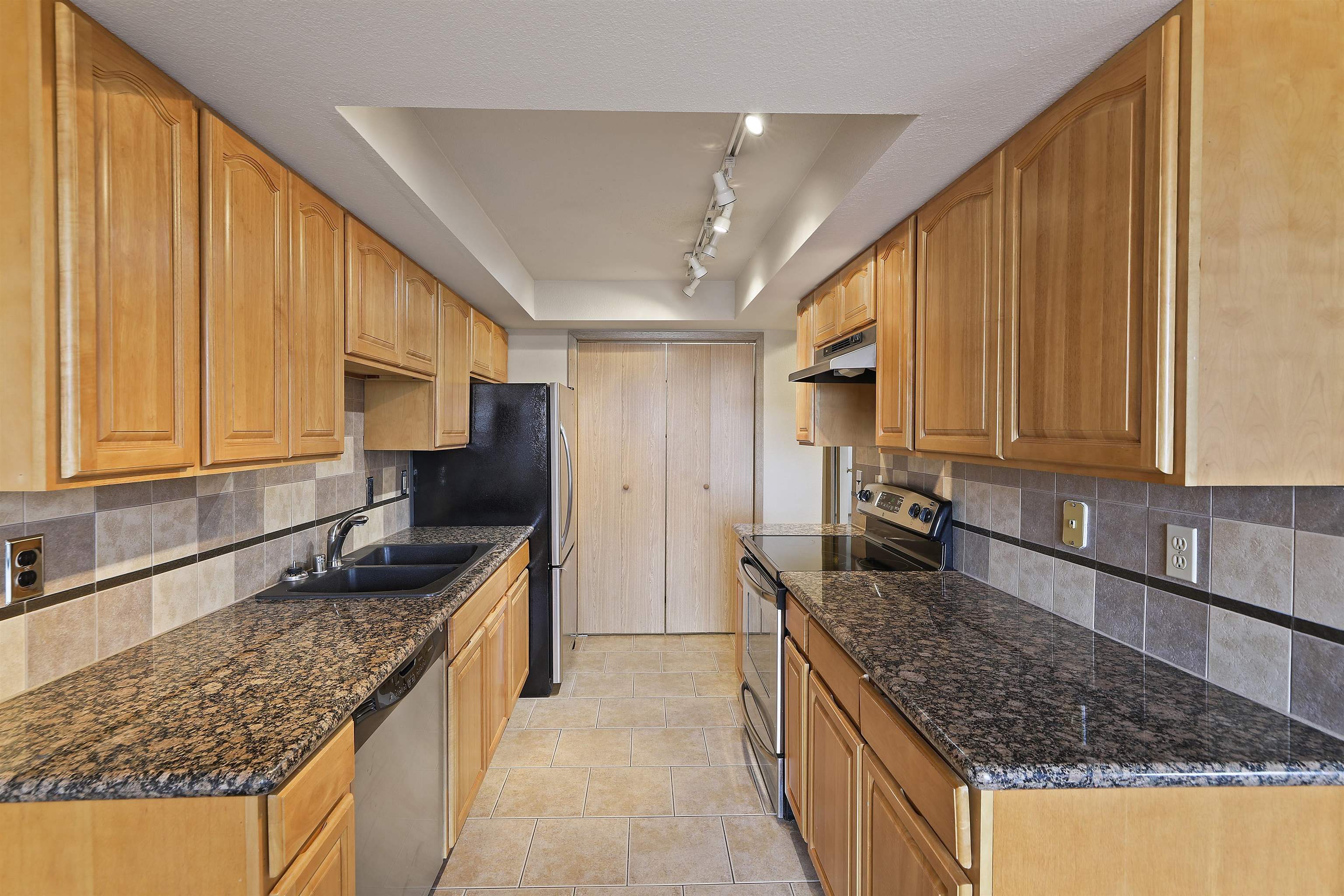 1711 W 7th Ave - Photo 4