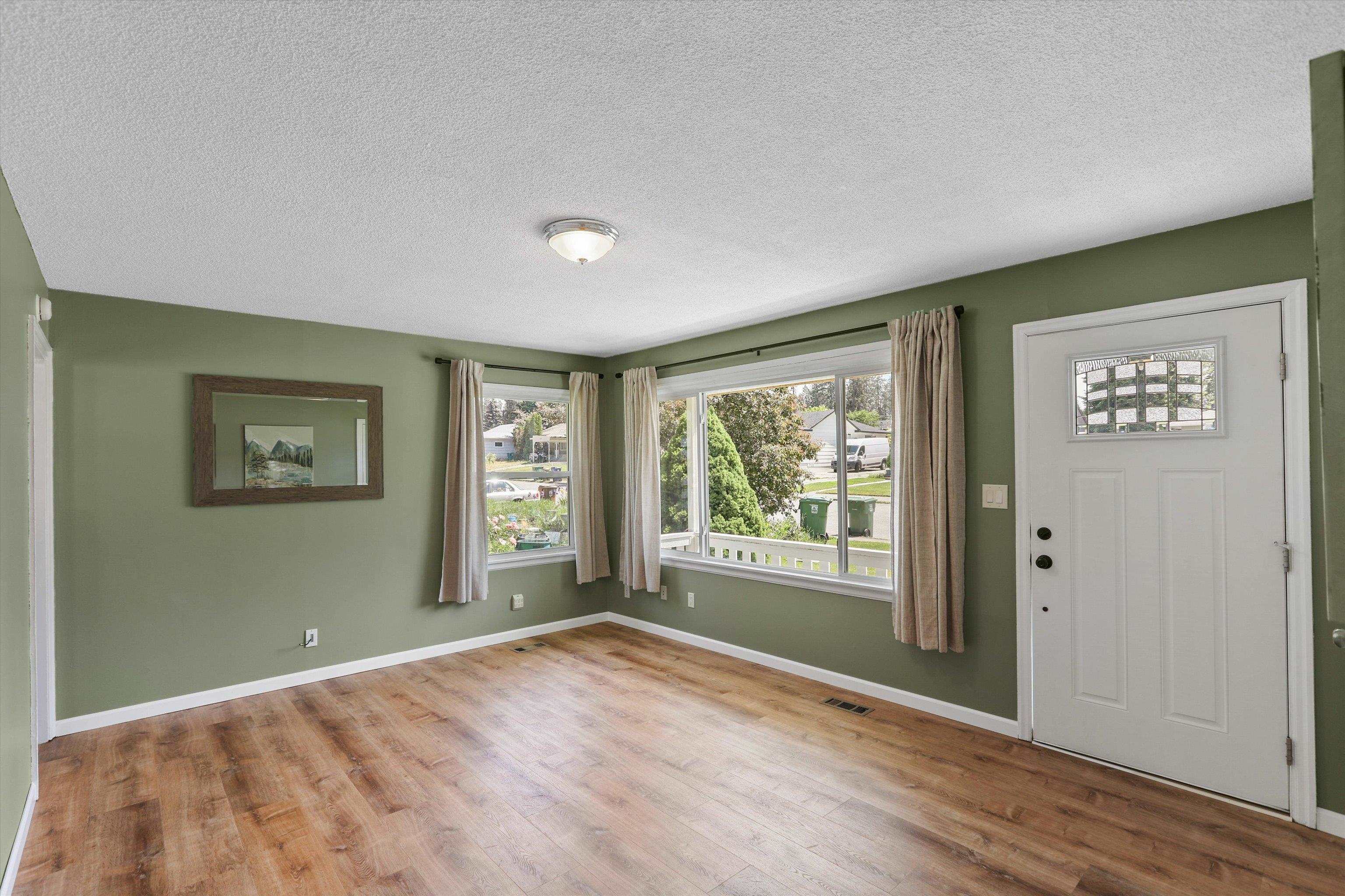 1623 E 40th Ave - Photo 5