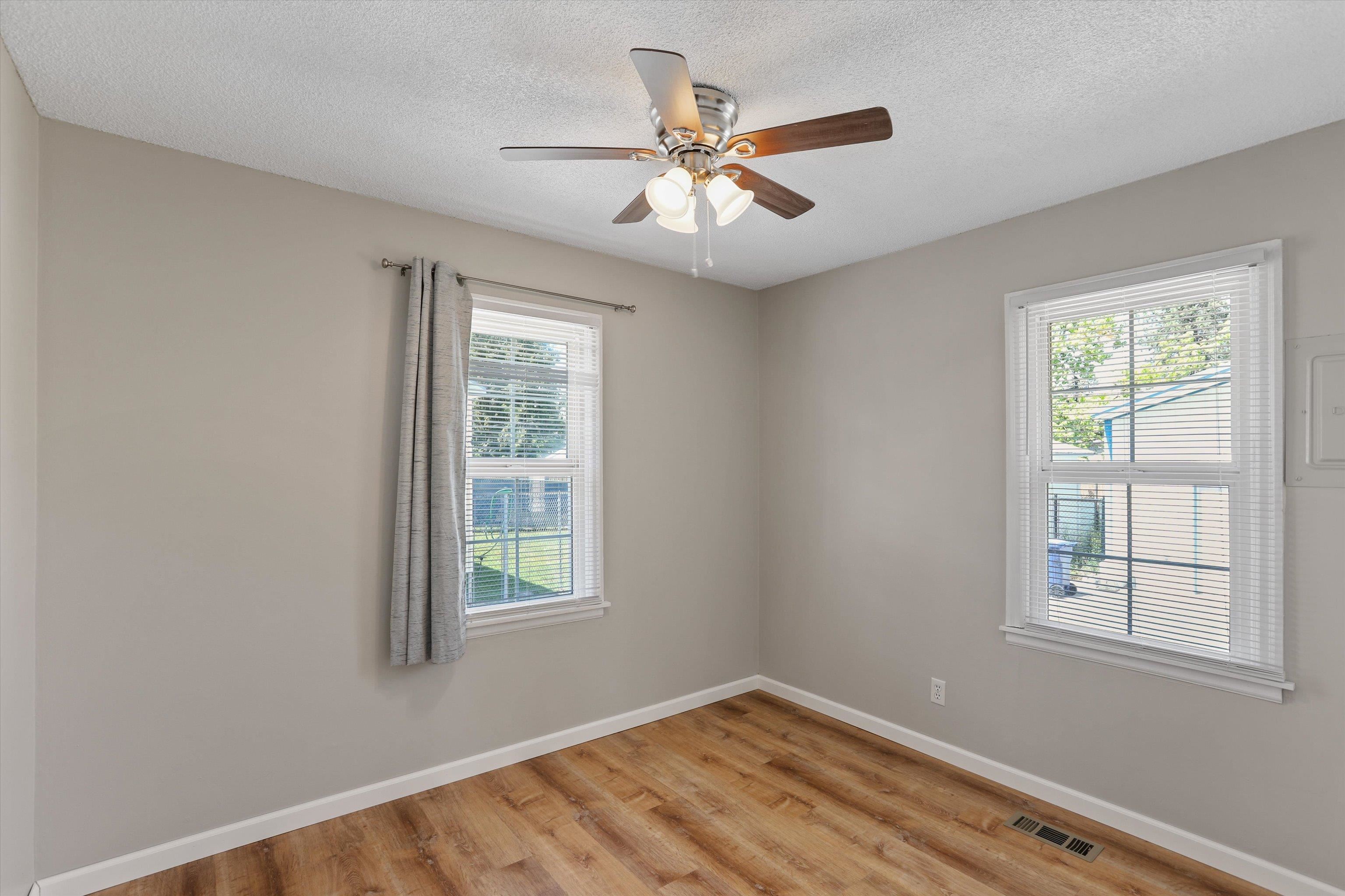 1623 E 40th Ave - Photo 14