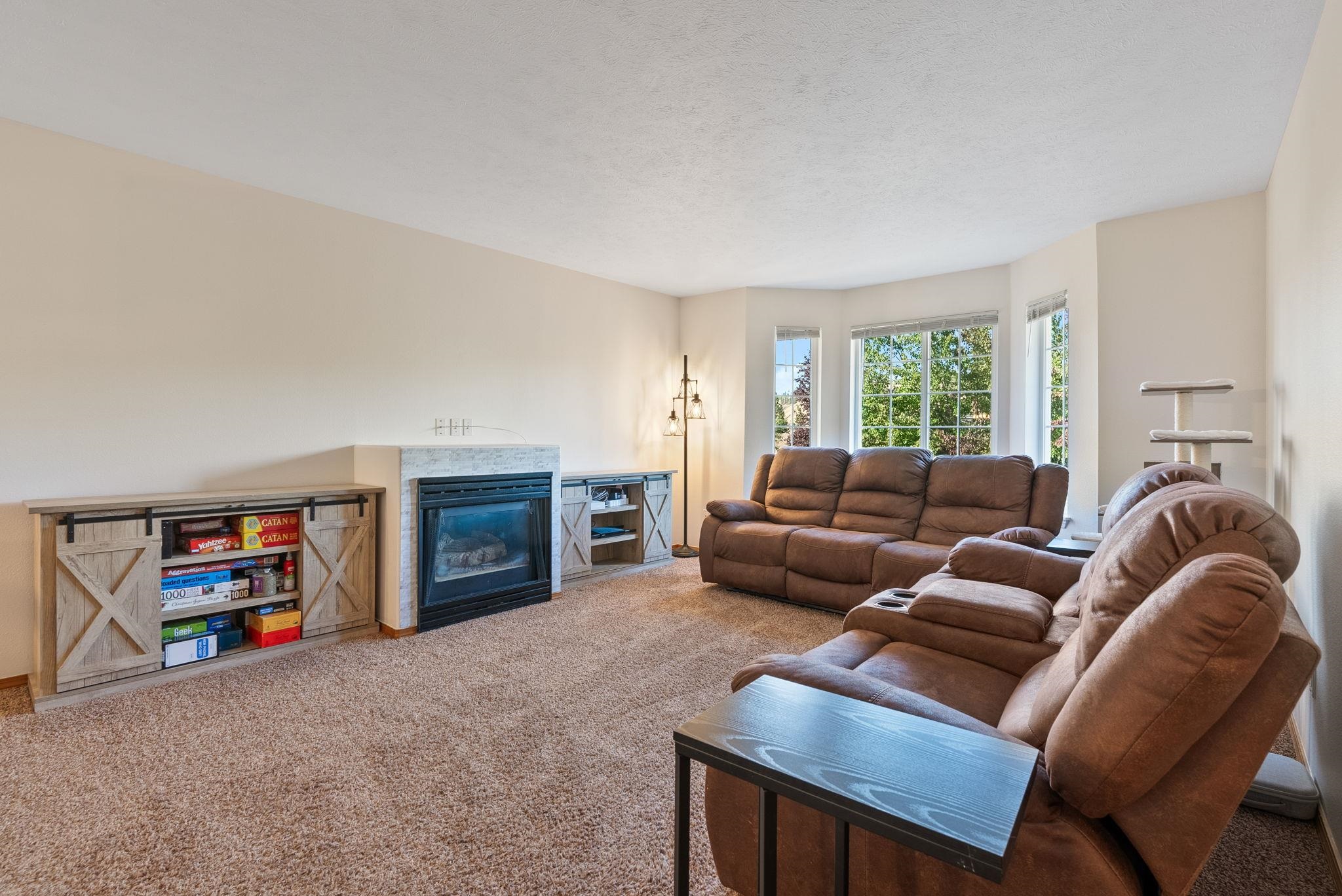 607 W Persimmon Ln - Photo 3