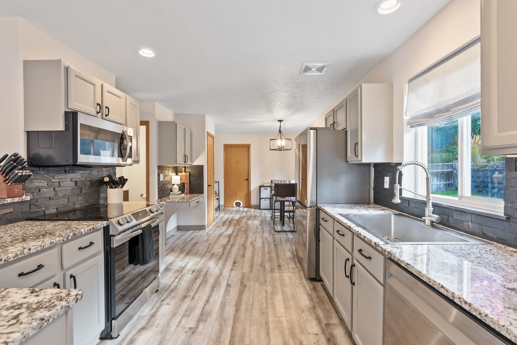 607 W Persimmon Ln - Photo 9