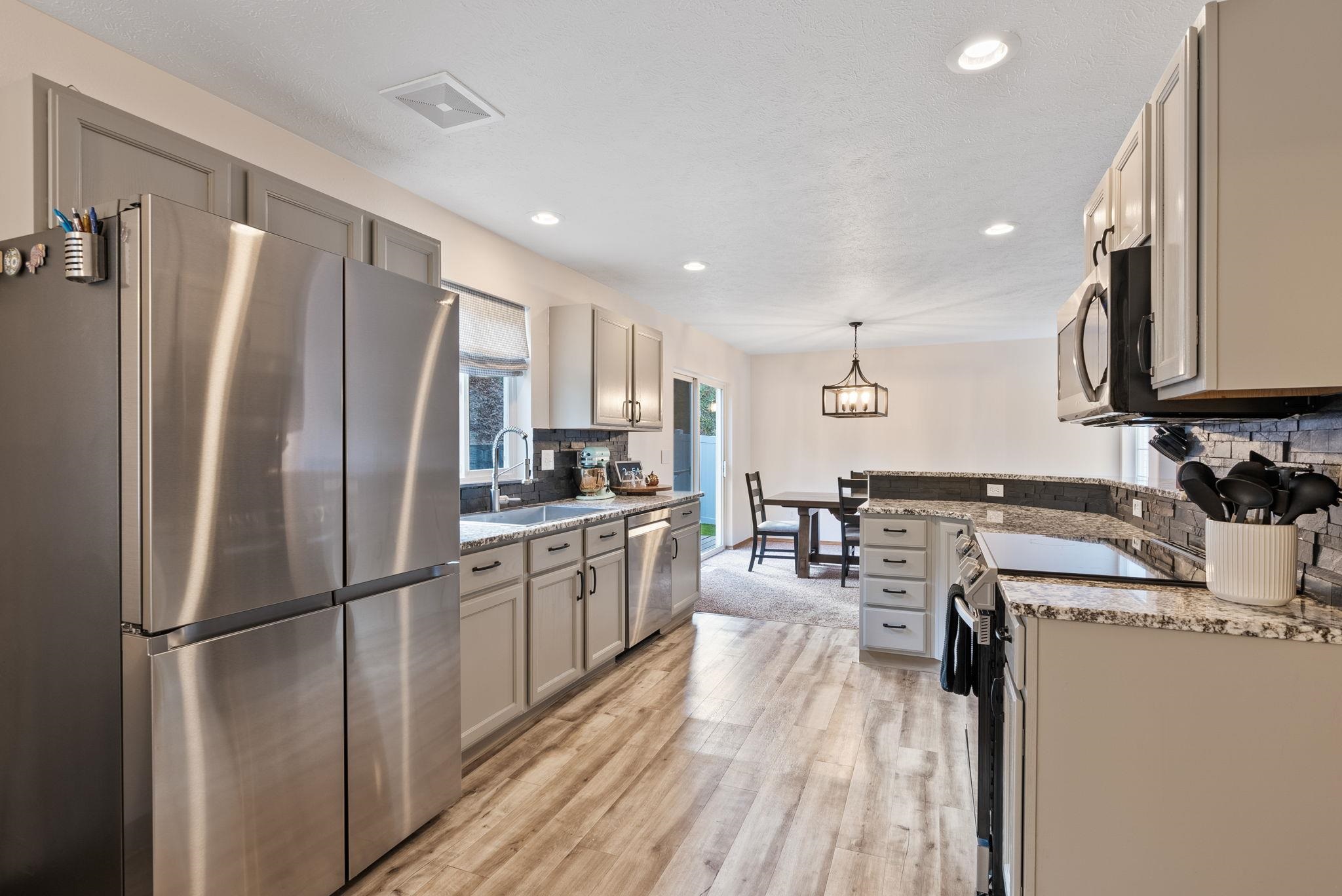 607 W Persimmon Ln - Photo 11