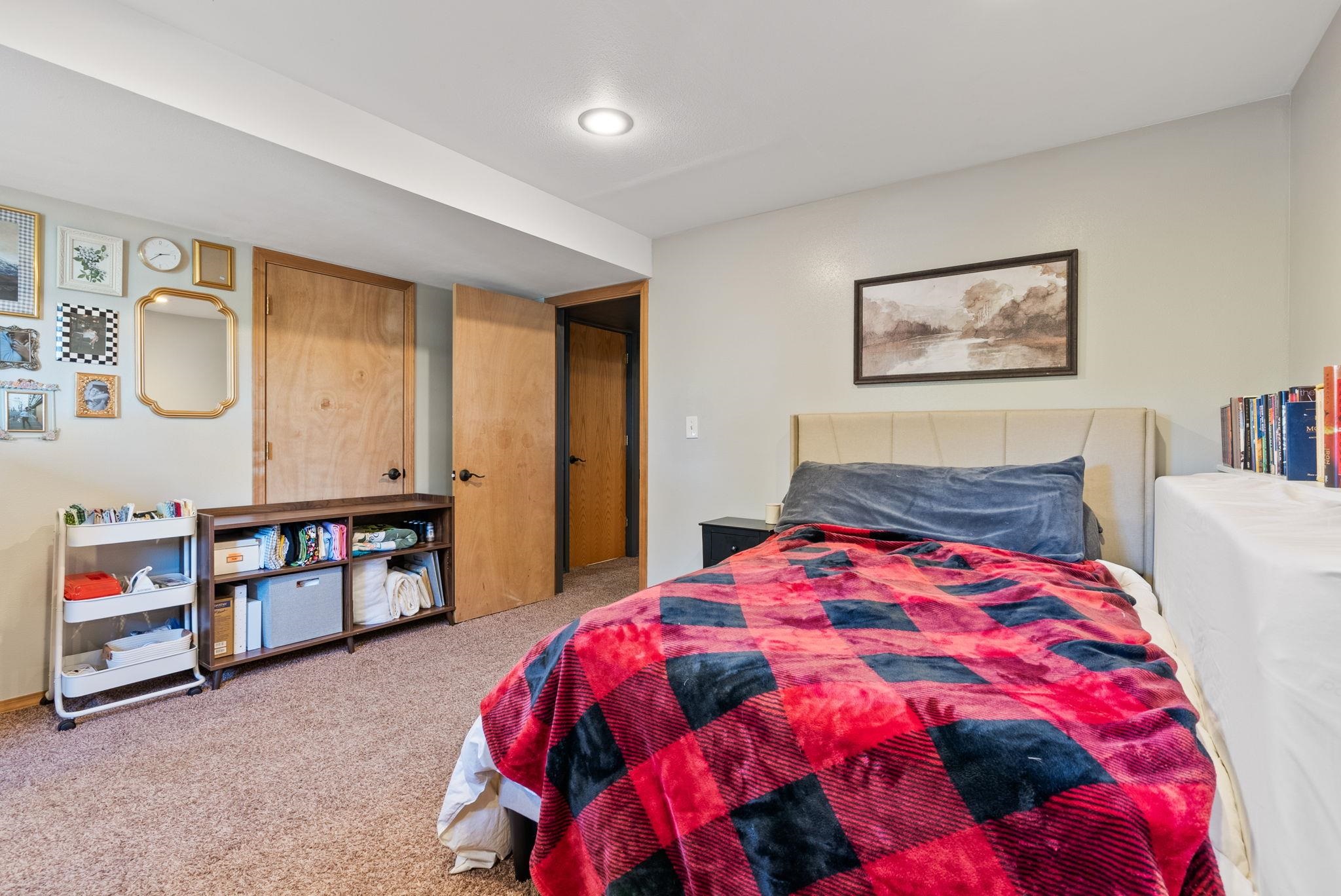 607 W Persimmon Ln - Photo 26