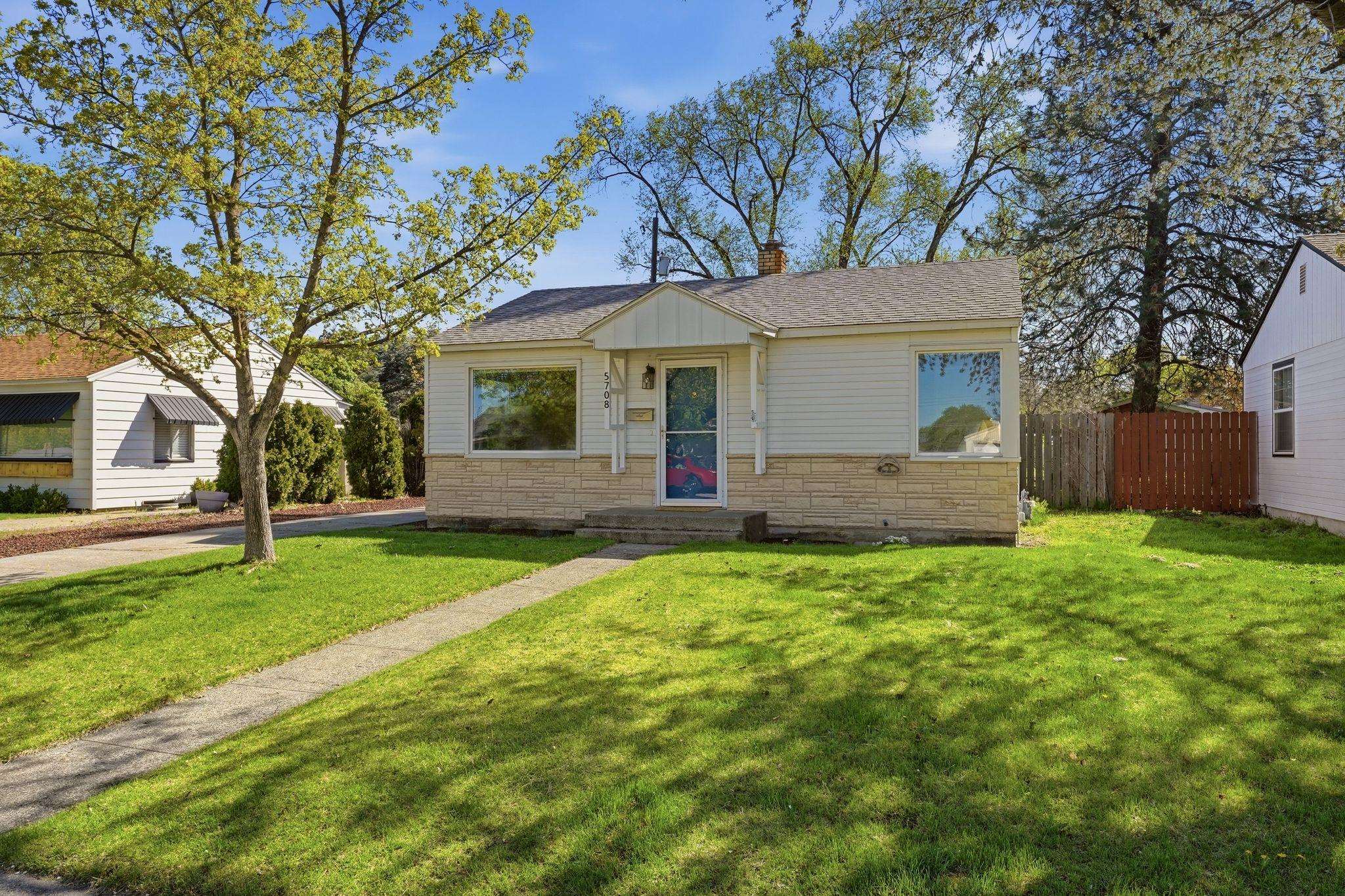 5708 N Milton St - Photo 3