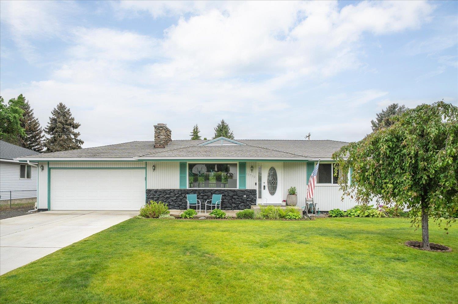 11712 E 31st Ave - Photo 1