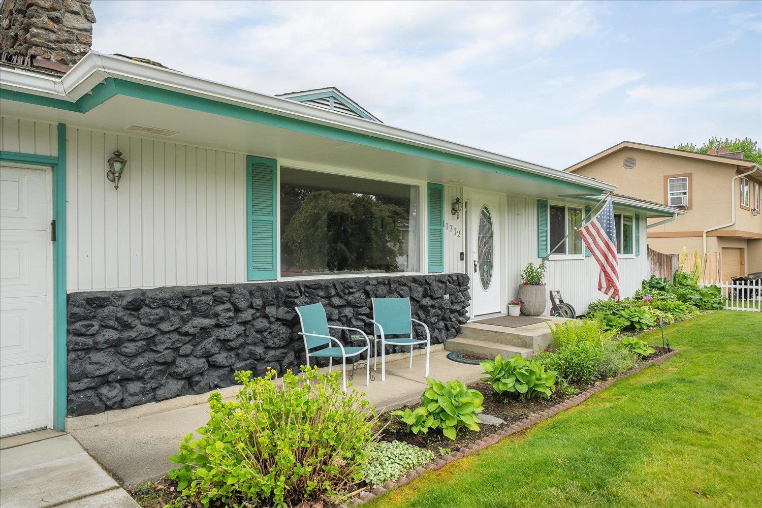 11712 E 31st Ave - Photo 3