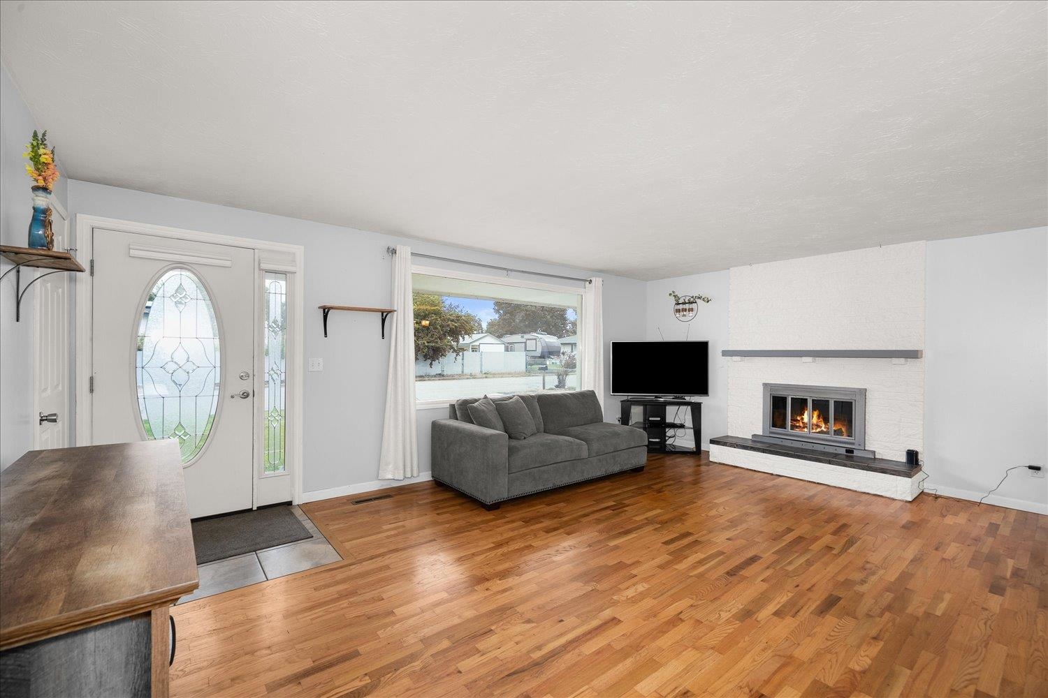 11712 E 31st Ave - Photo 4