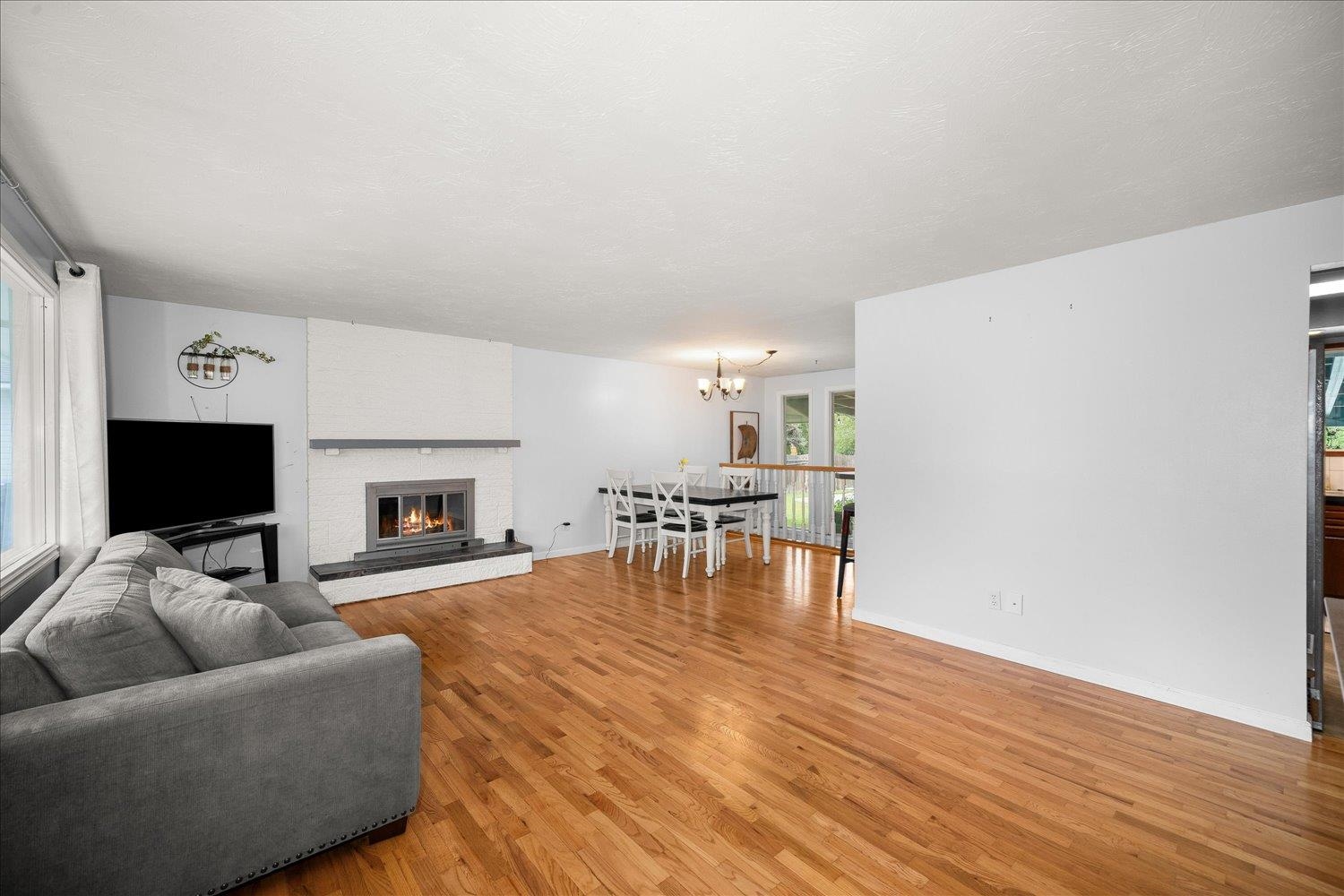 11712 E 31st Ave - Photo 5