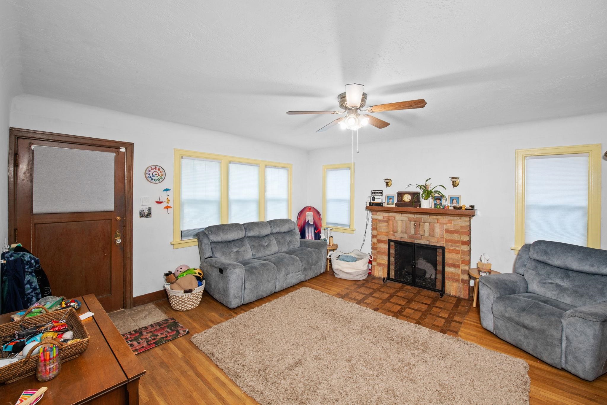 1023 W PROVIDENCE Ave - Photo 3