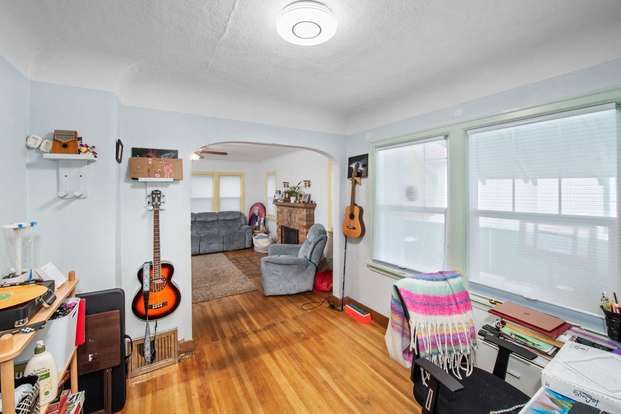 1023 W PROVIDENCE Ave - Photo 7