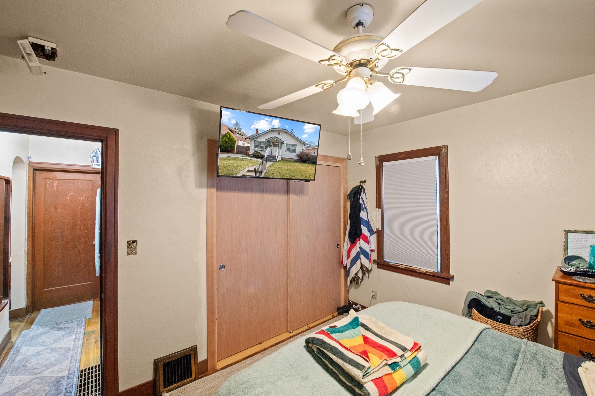 1023 W PROVIDENCE Ave - Photo 10