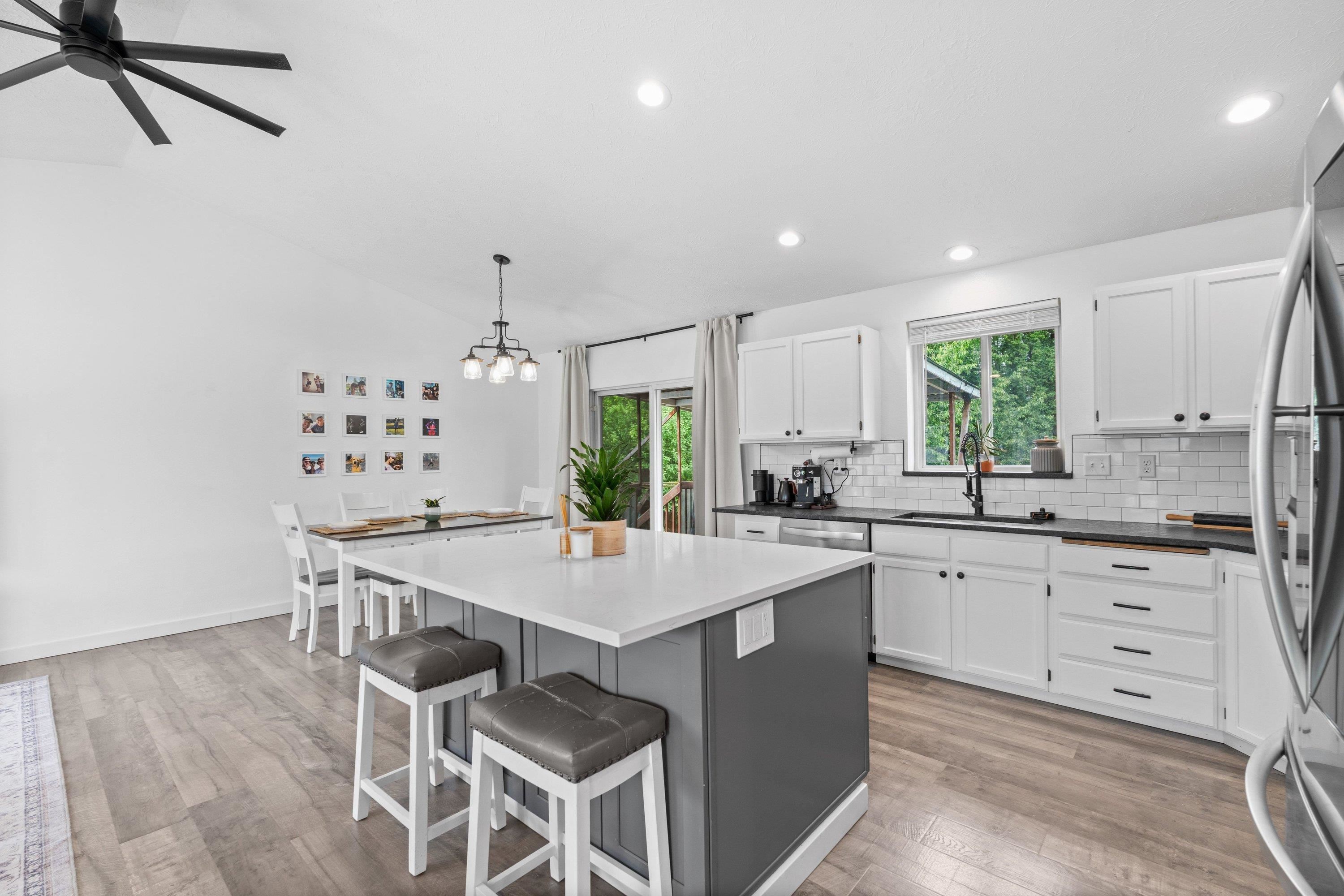 11016 E 5th Ct - Photo 6