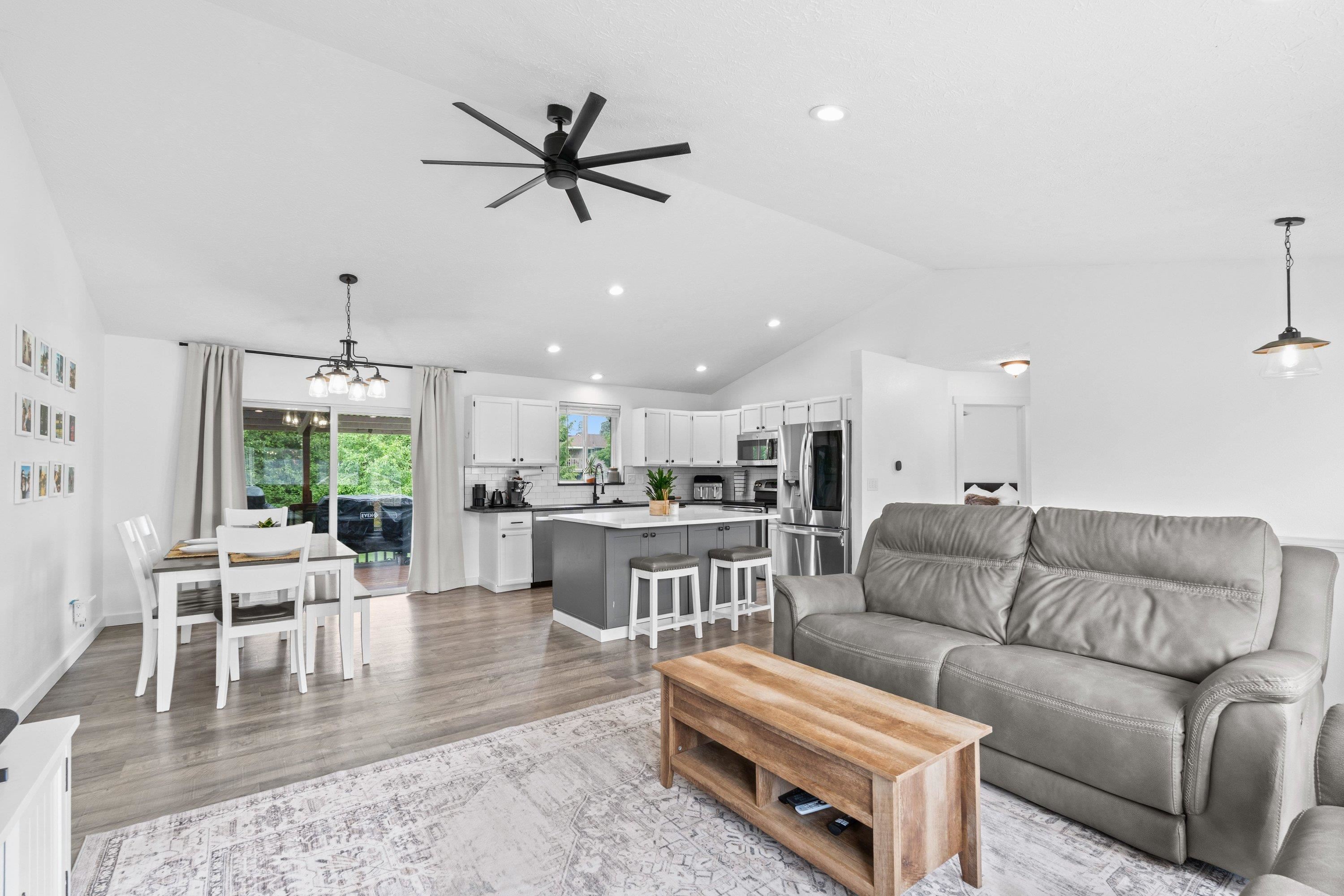 11016 E 5th Ct - Photo 9