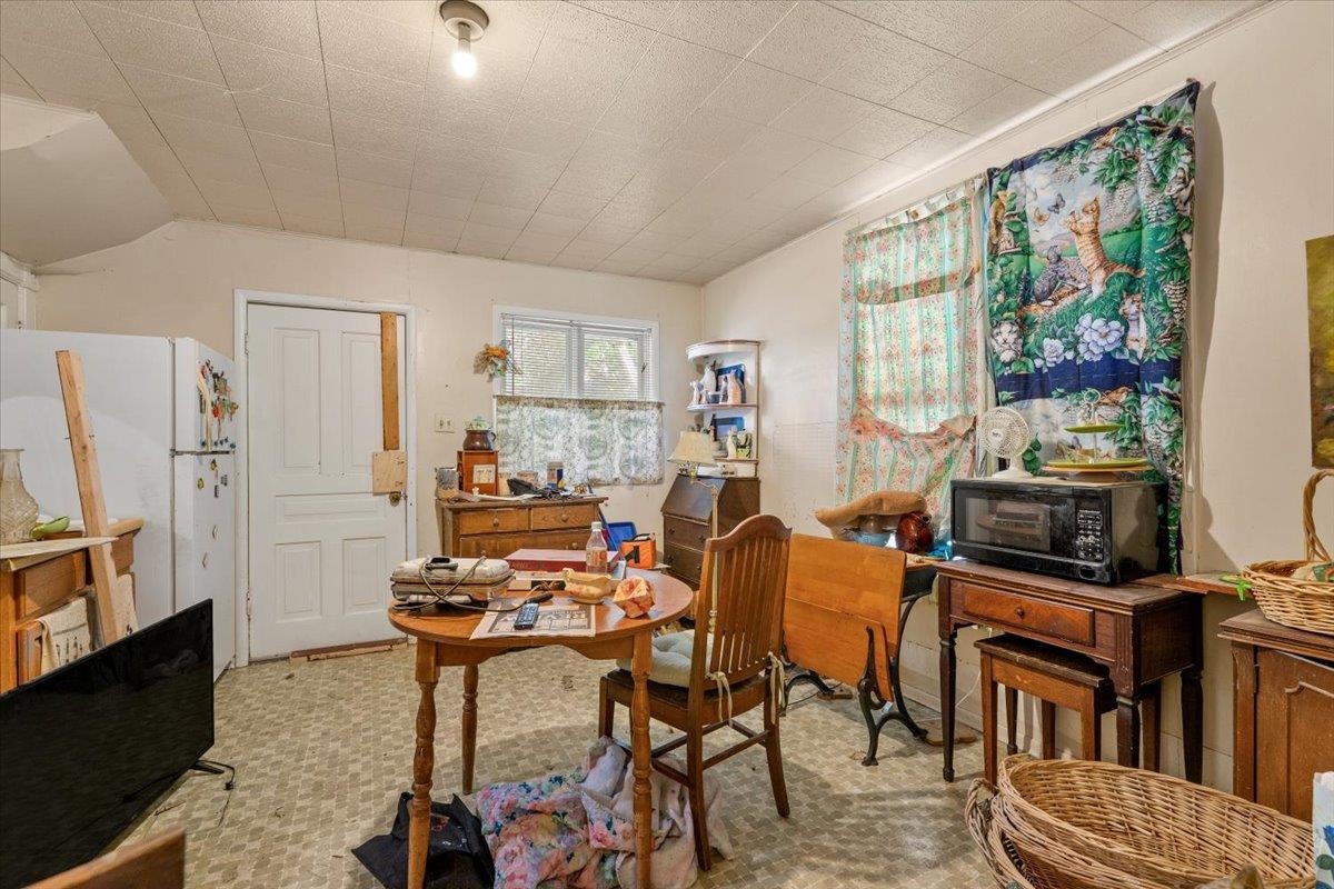 1842 W Bridge Ave - Photo 9