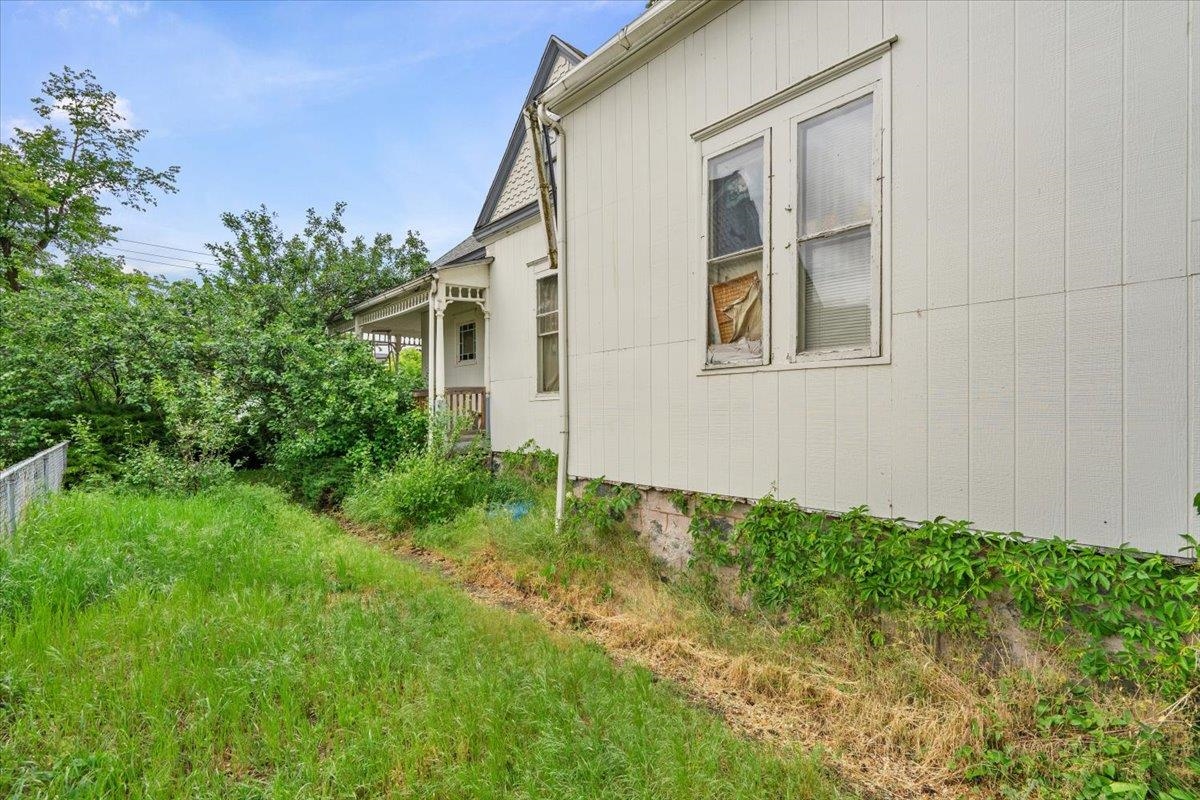 1842 W Bridge Ave - Photo 27