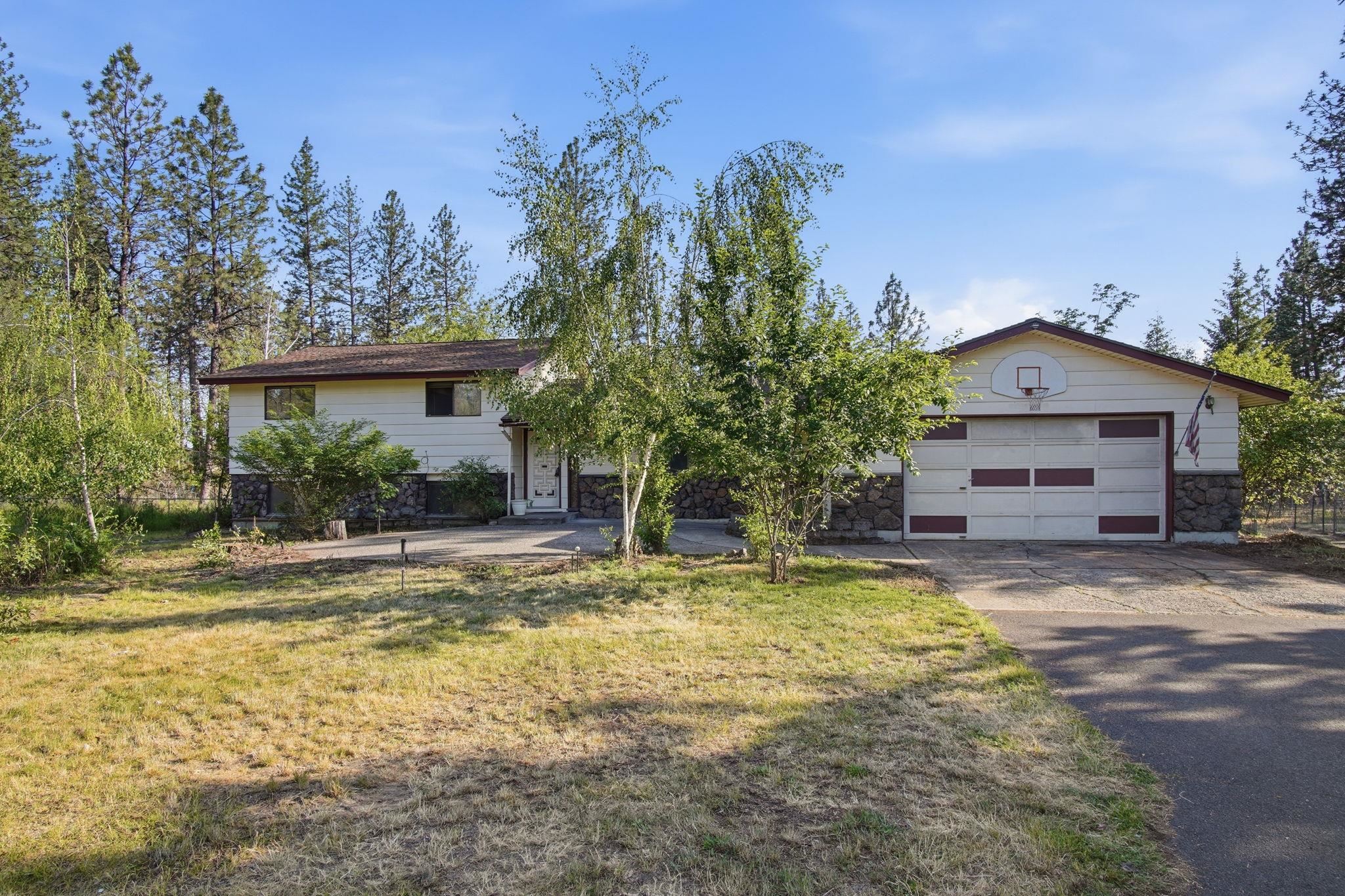 12425 W Meadowview Ln - Photo 1