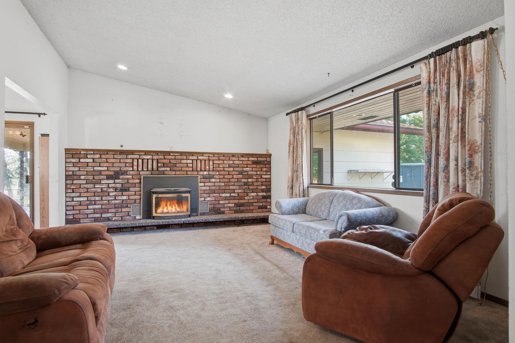 12425 W Meadowview Ln - Photo 4