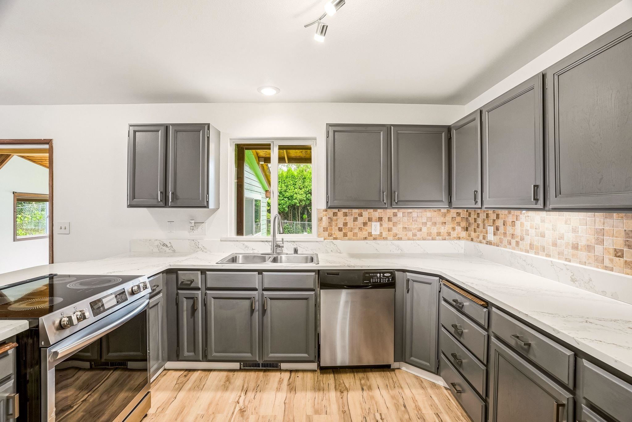 1822 E 33RD Ave - Photo 3