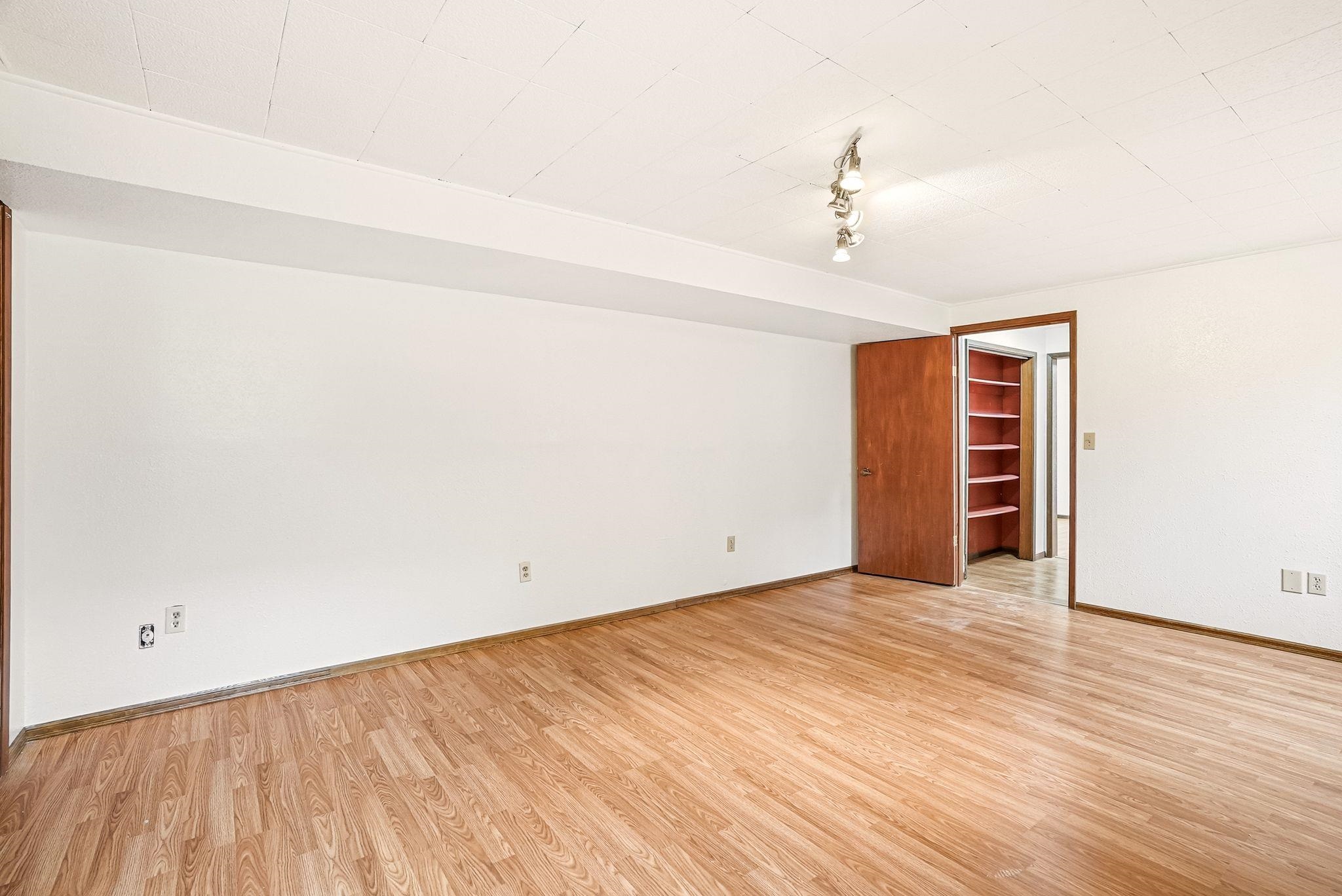 1822 E 33RD Ave - Photo 32