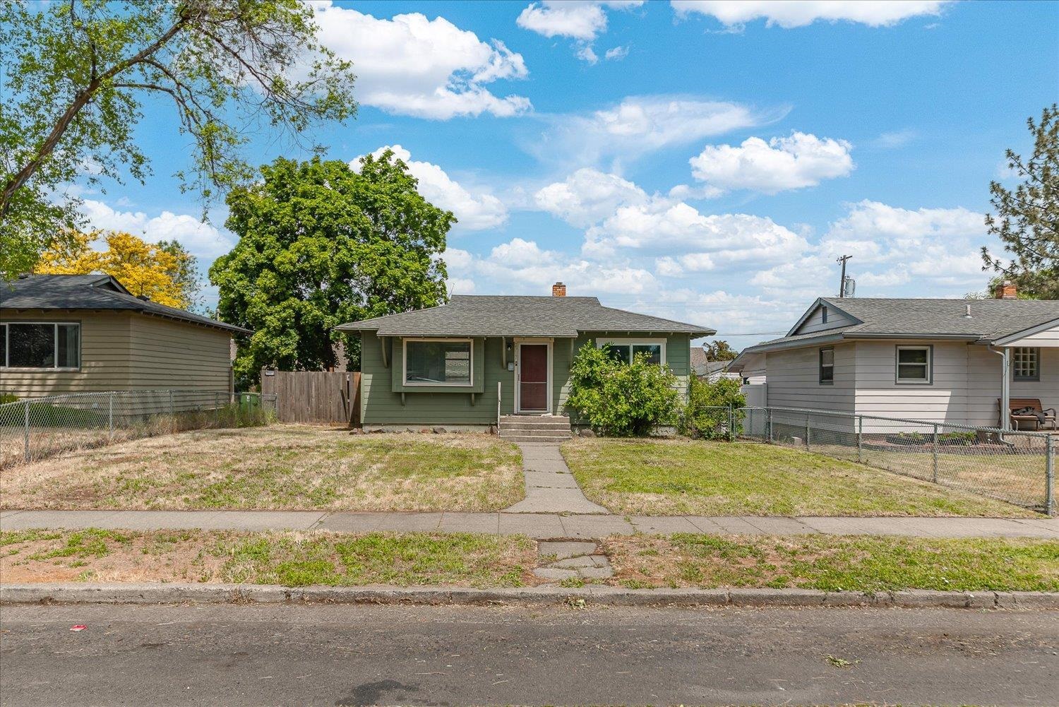 2917 E Marshall Ave - Photo 1