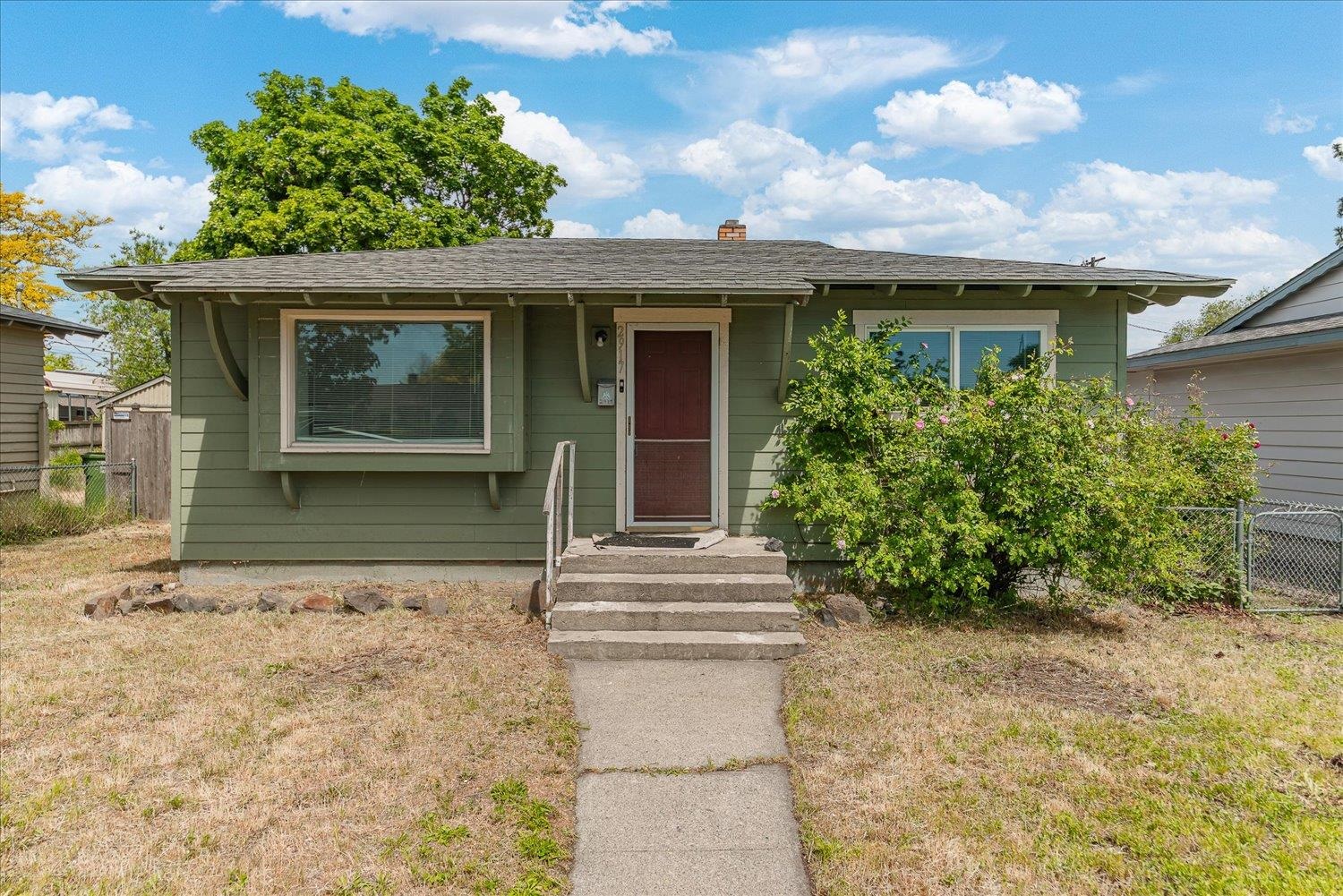 2917 E Marshall Ave - Photo 2
