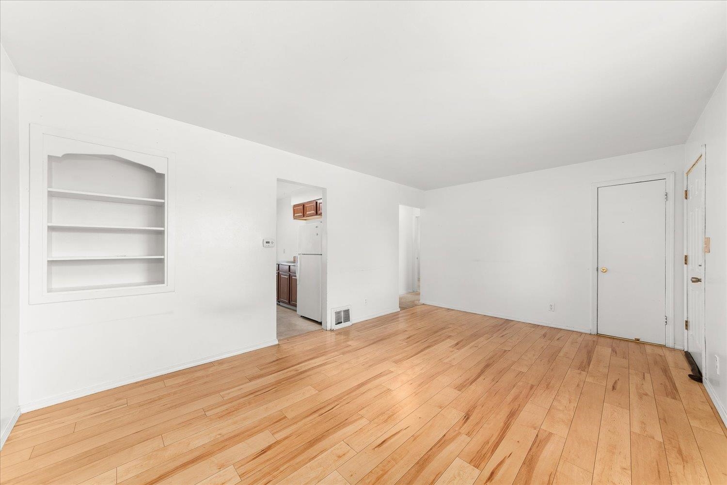 2917 E Marshall Ave - Photo 4