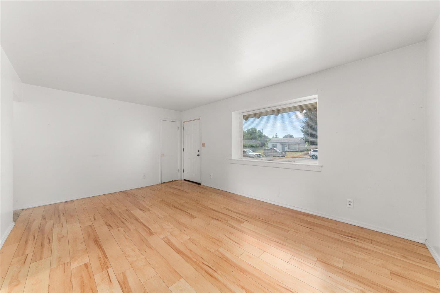 2917 E Marshall Ave - Photo 5
