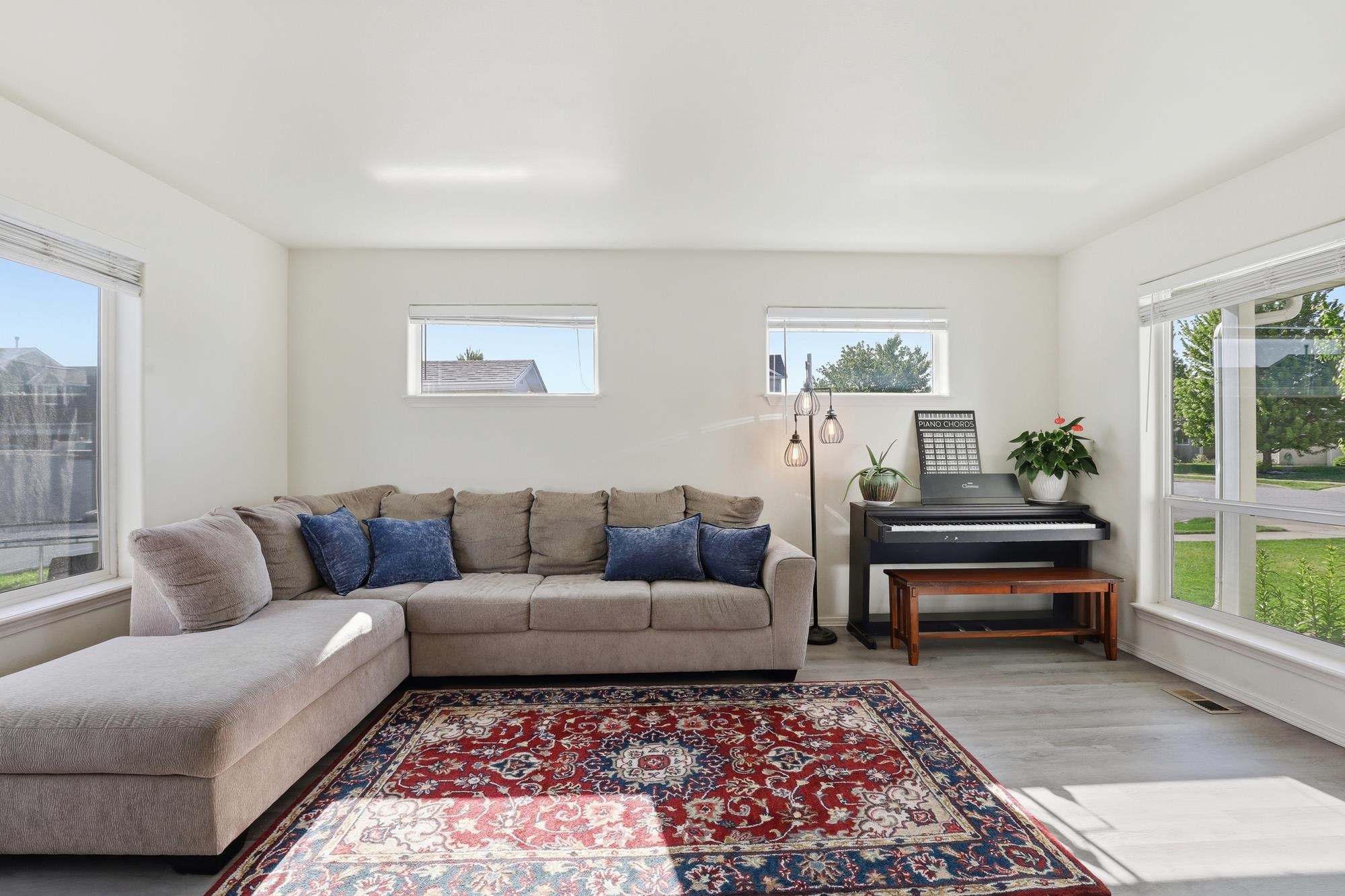 17406 E Knox Ave - Photo 5