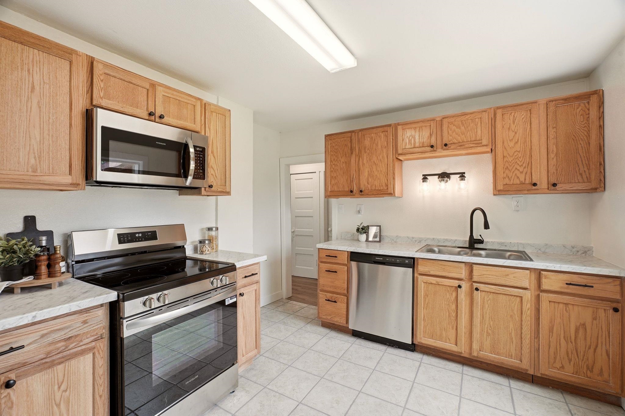 2724 E Diamond Ave - Photo 3