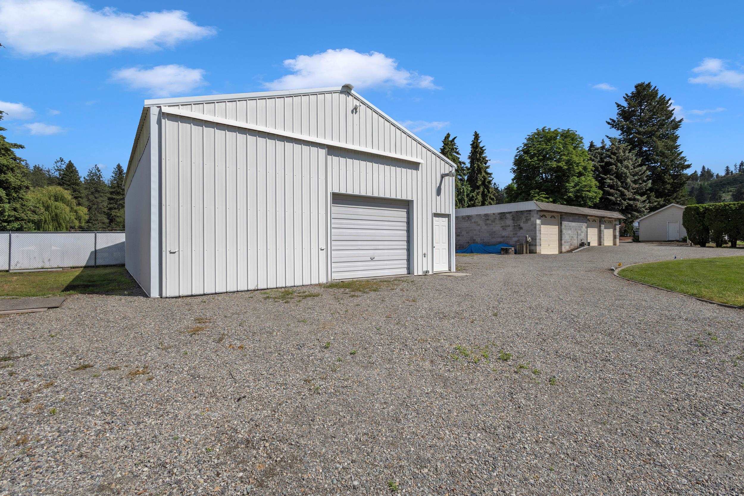 7605 E 18th Ave - Photo 38