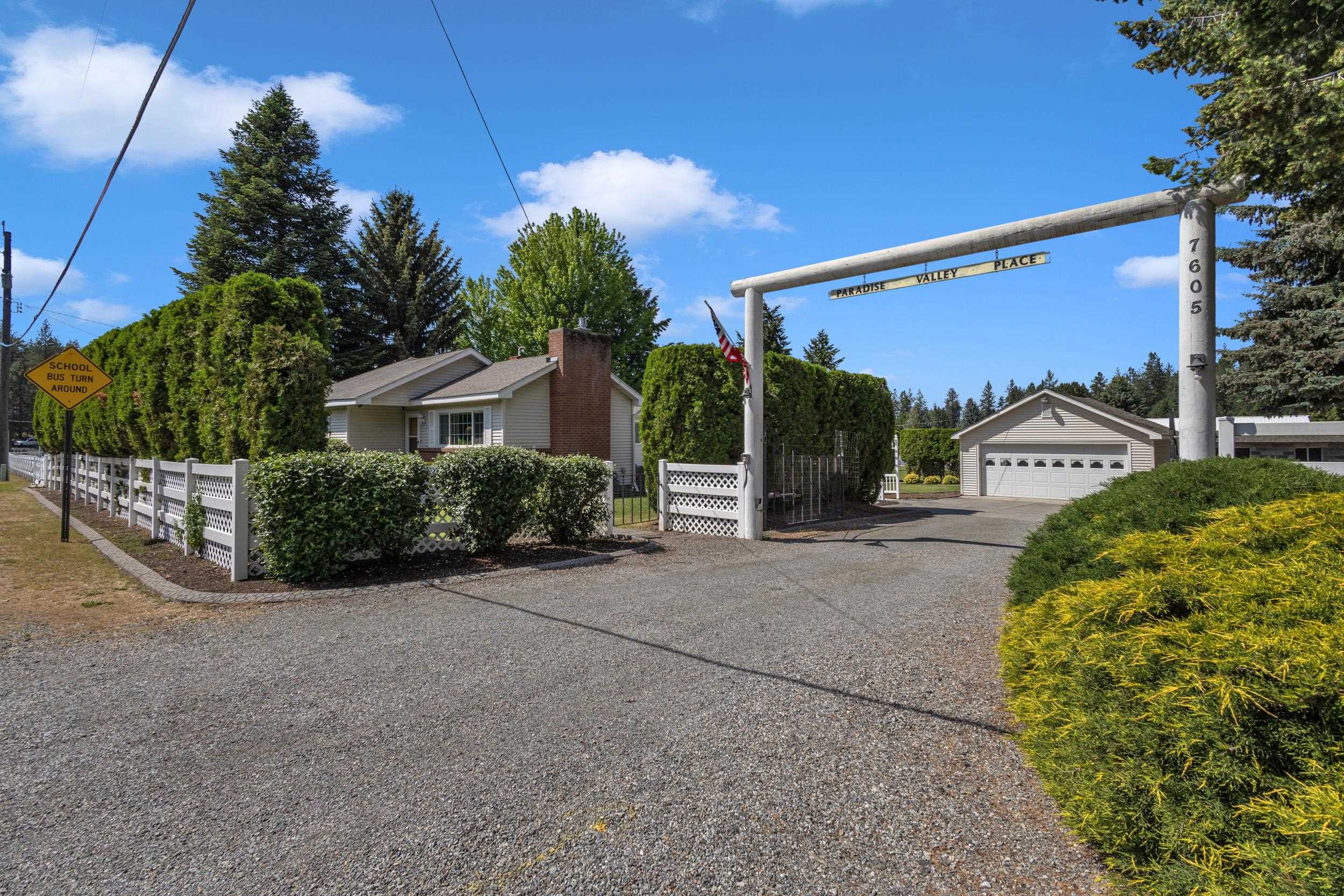 7605 E 18th Ave - Photo 2