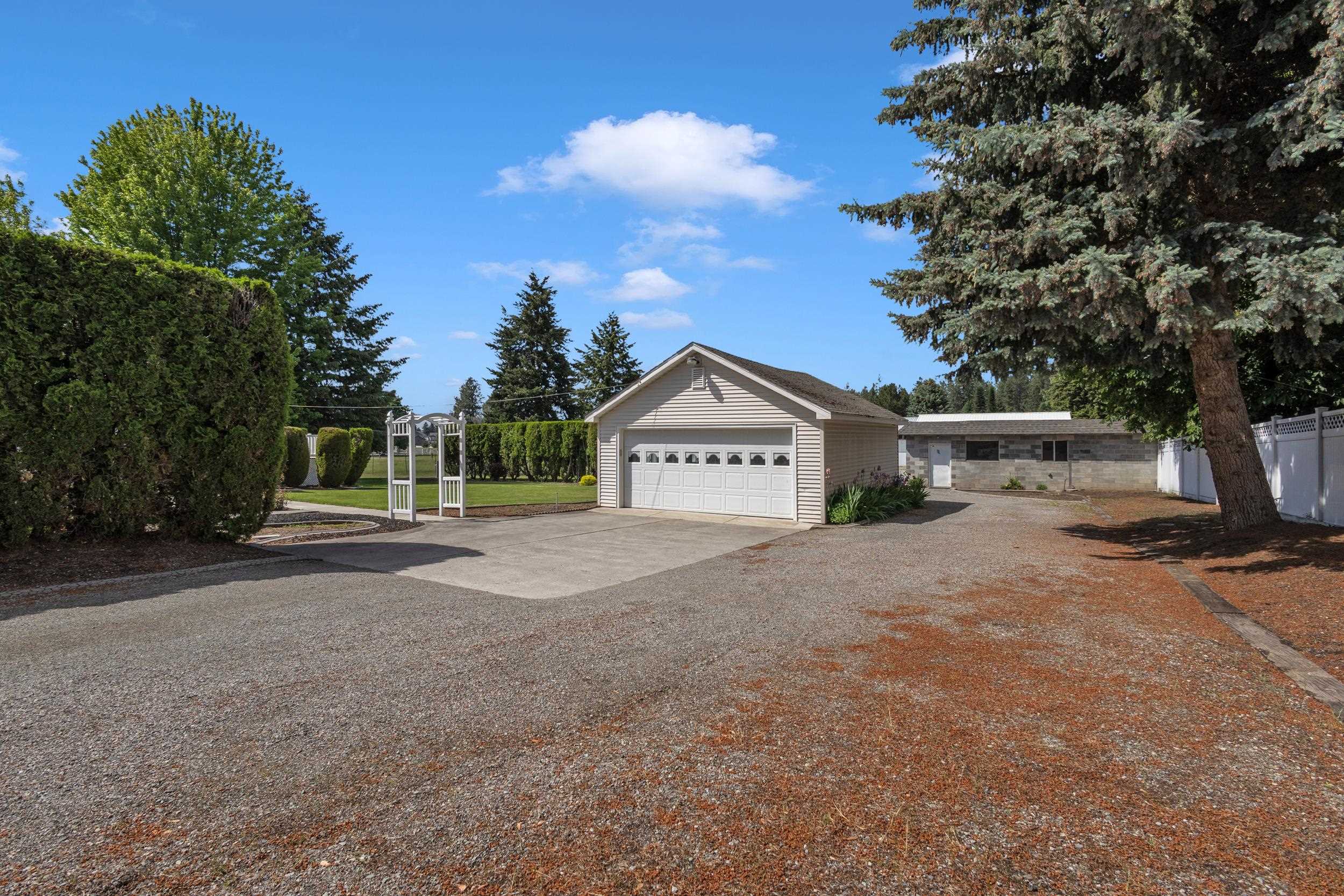 7605 E 18th Ave - Photo 33