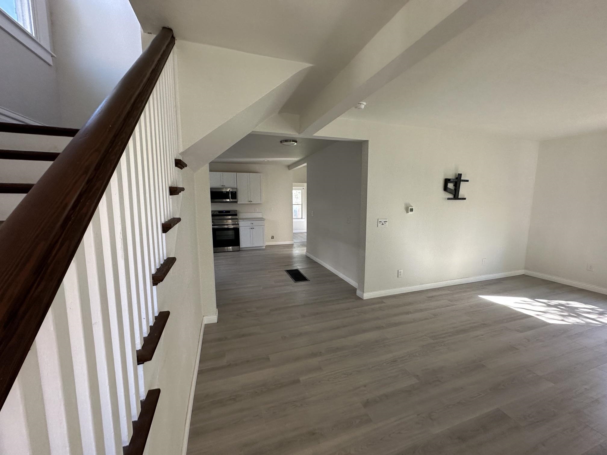 1124 W Mansfield Ave - Photo 3