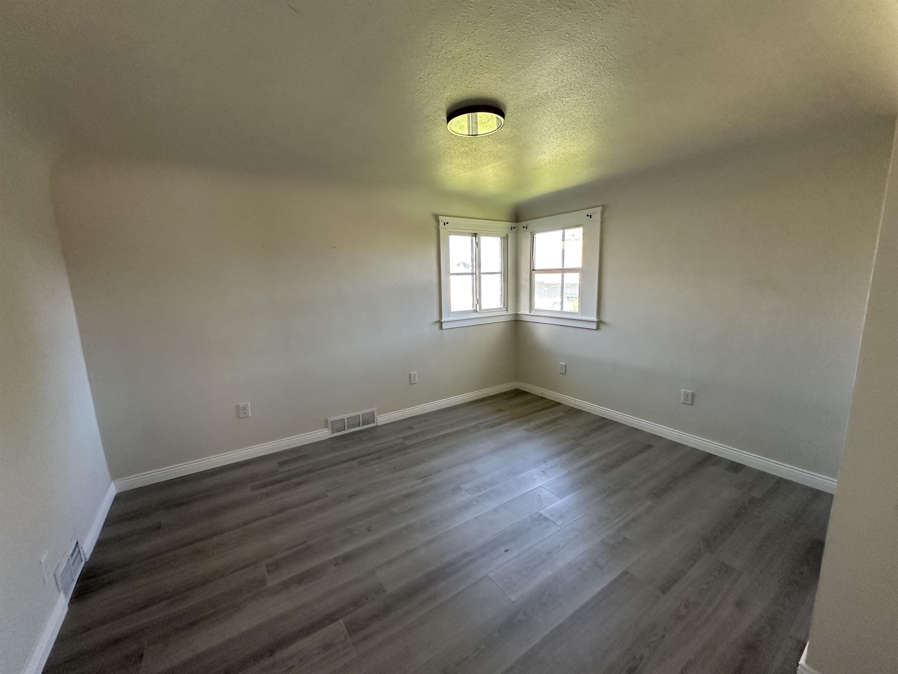 1124 W Mansfield Ave - Photo 8