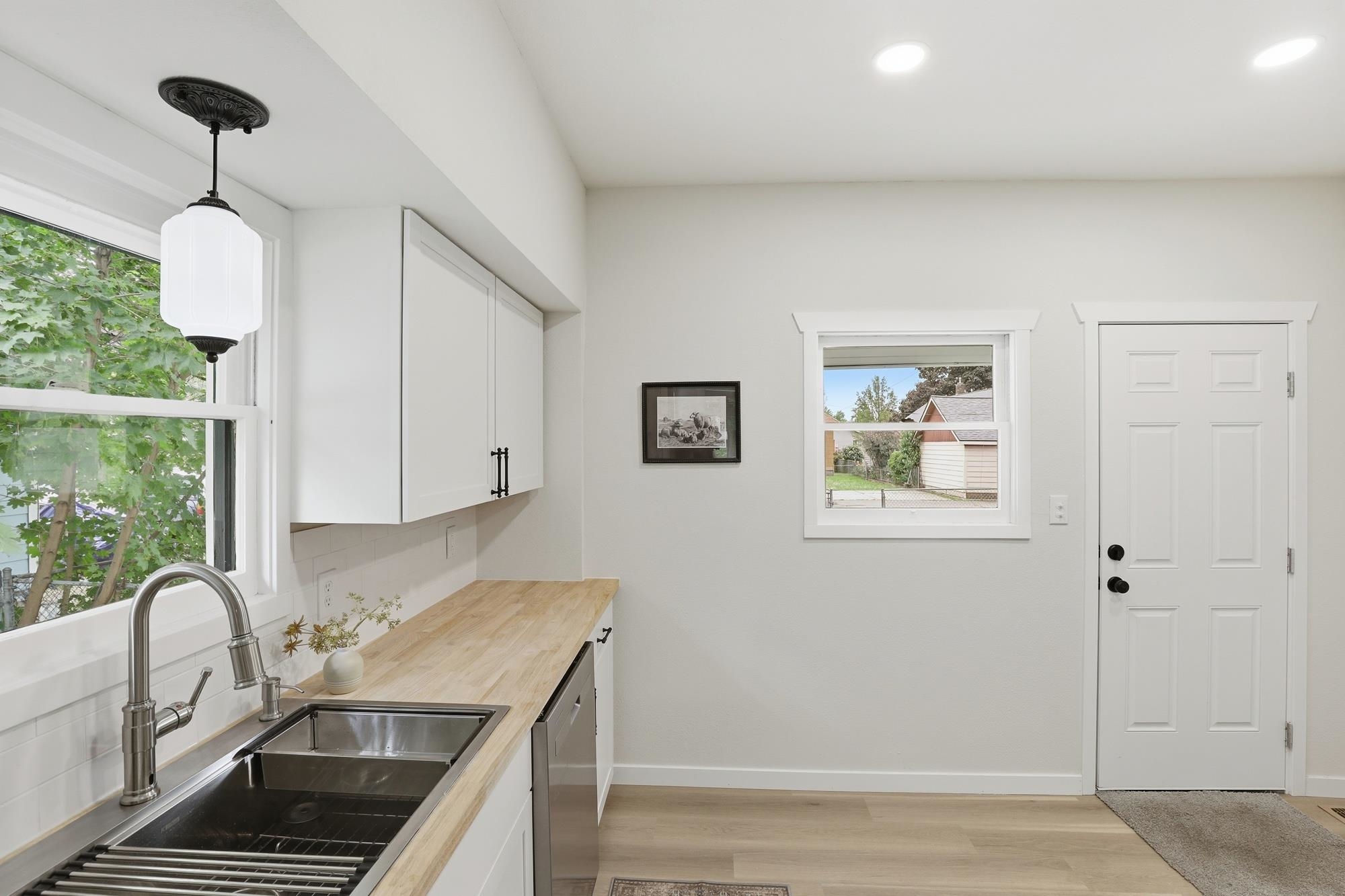 718 E Illinois Ave - Photo 17
