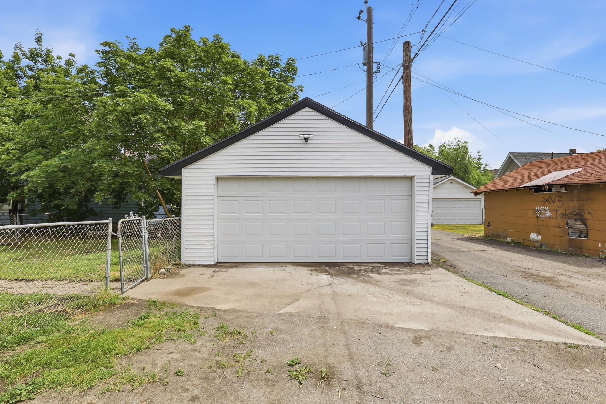 718 E Illinois Ave - Photo 31