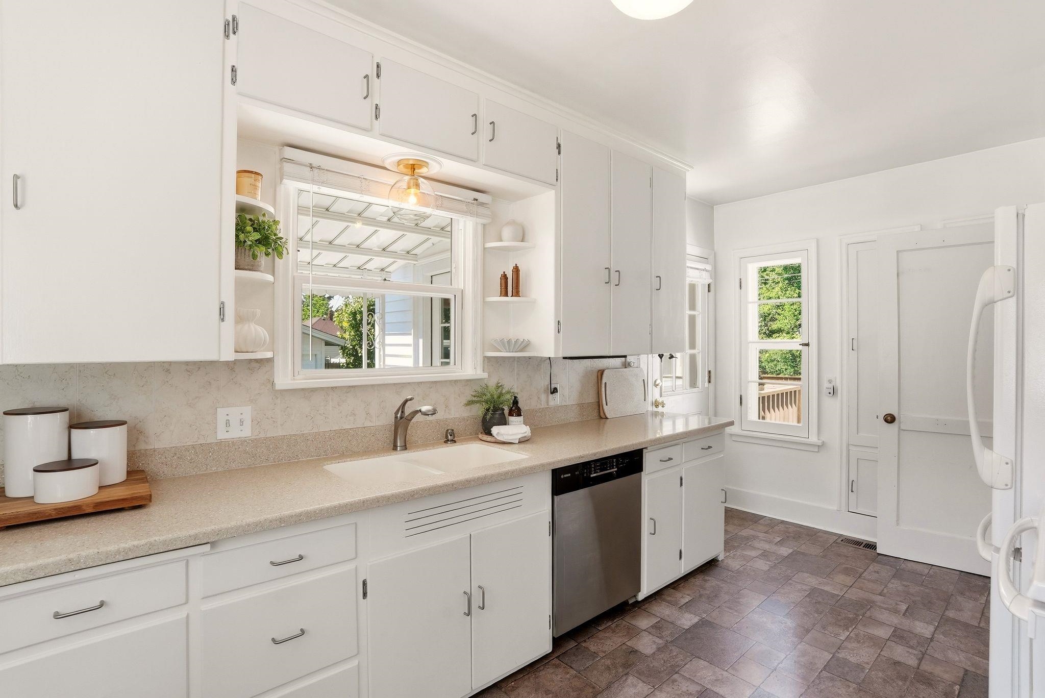 3128 S Manito Blvd - Photo 8