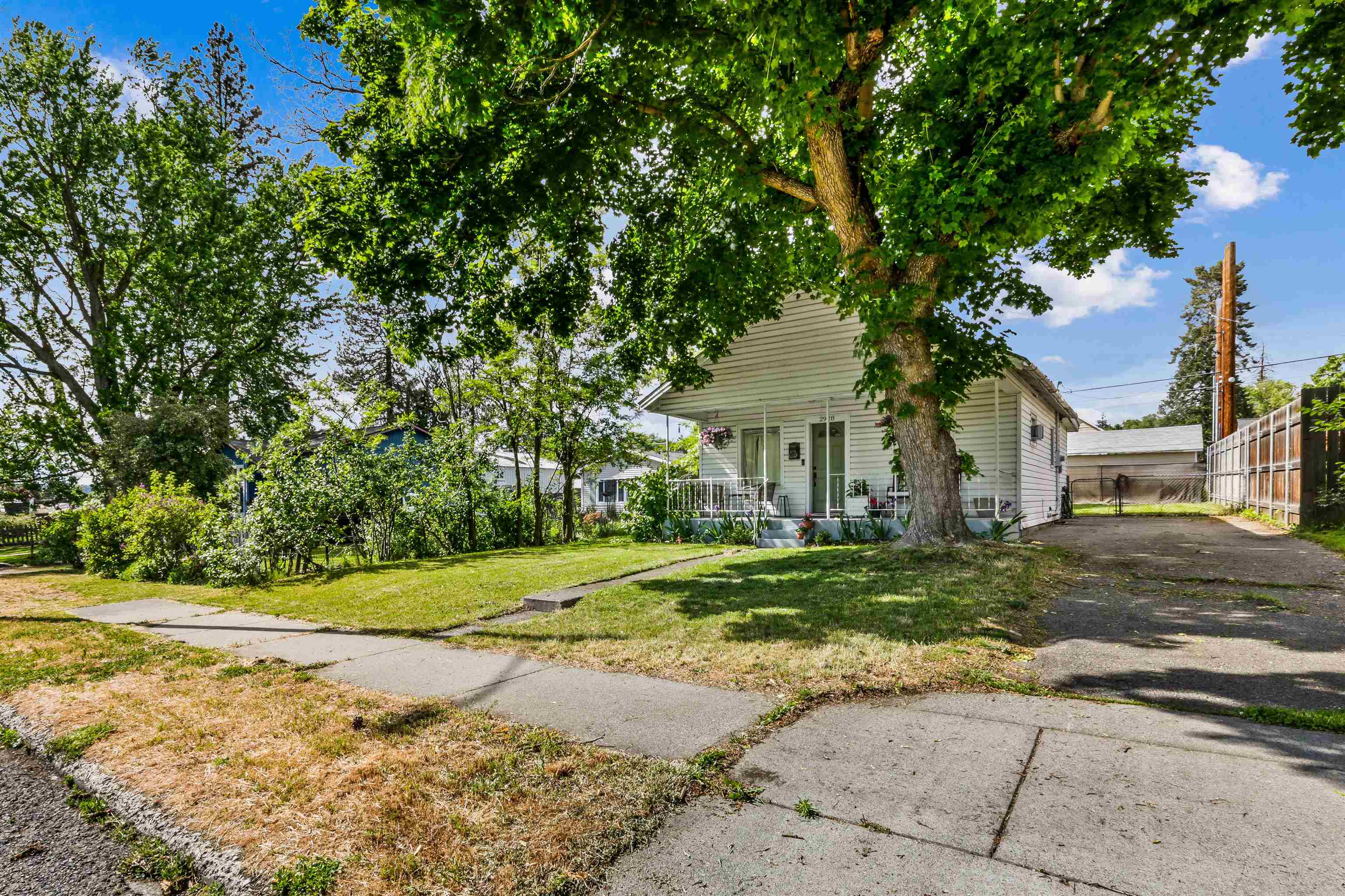 2928 W Rockwell Ave - Photo 3