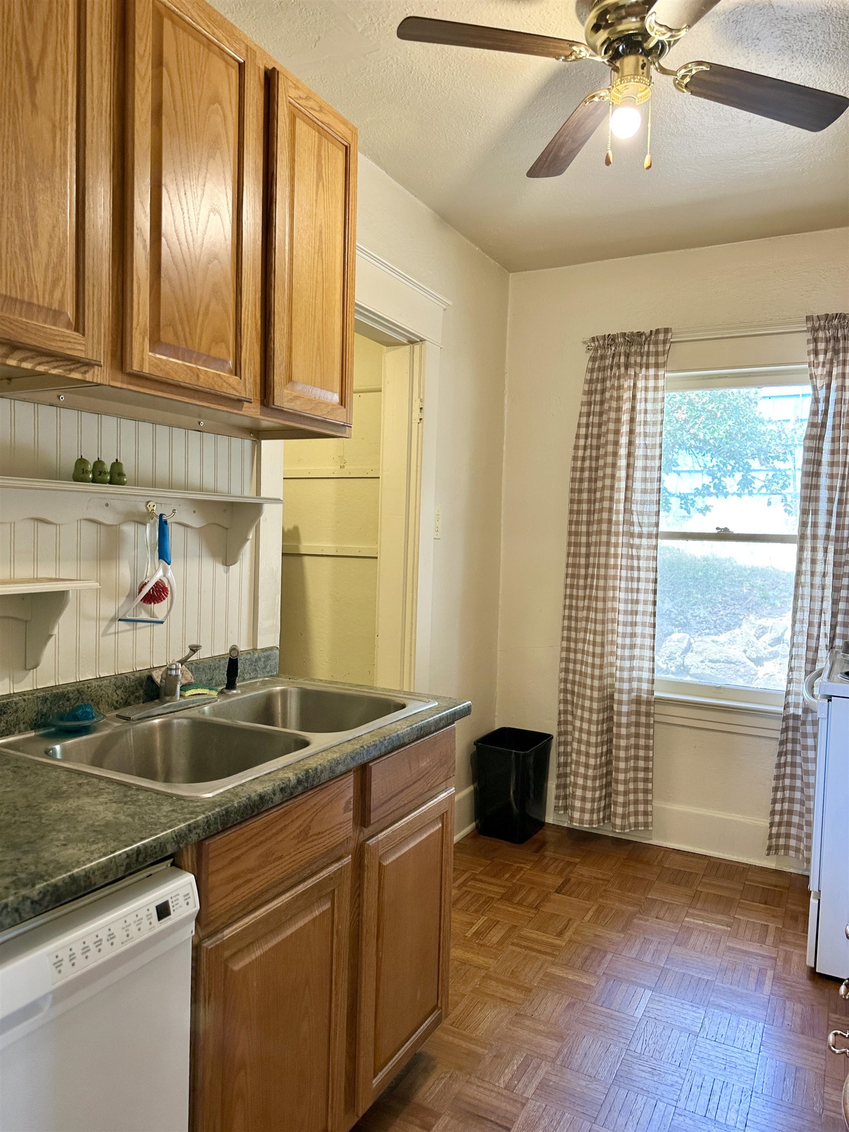 521 N Ramsey St - Photo 8