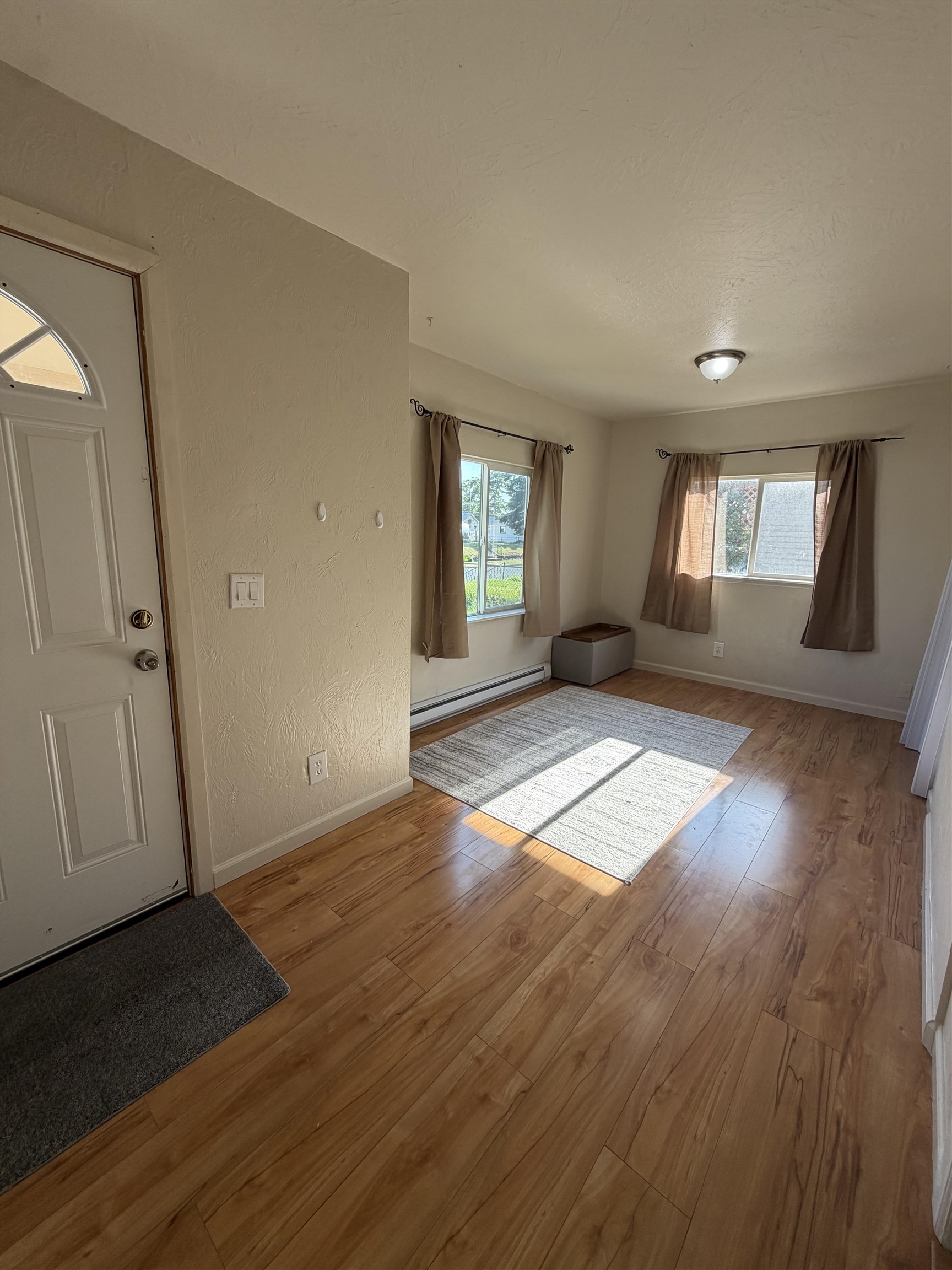 915 E Everett Ave - Photo 3