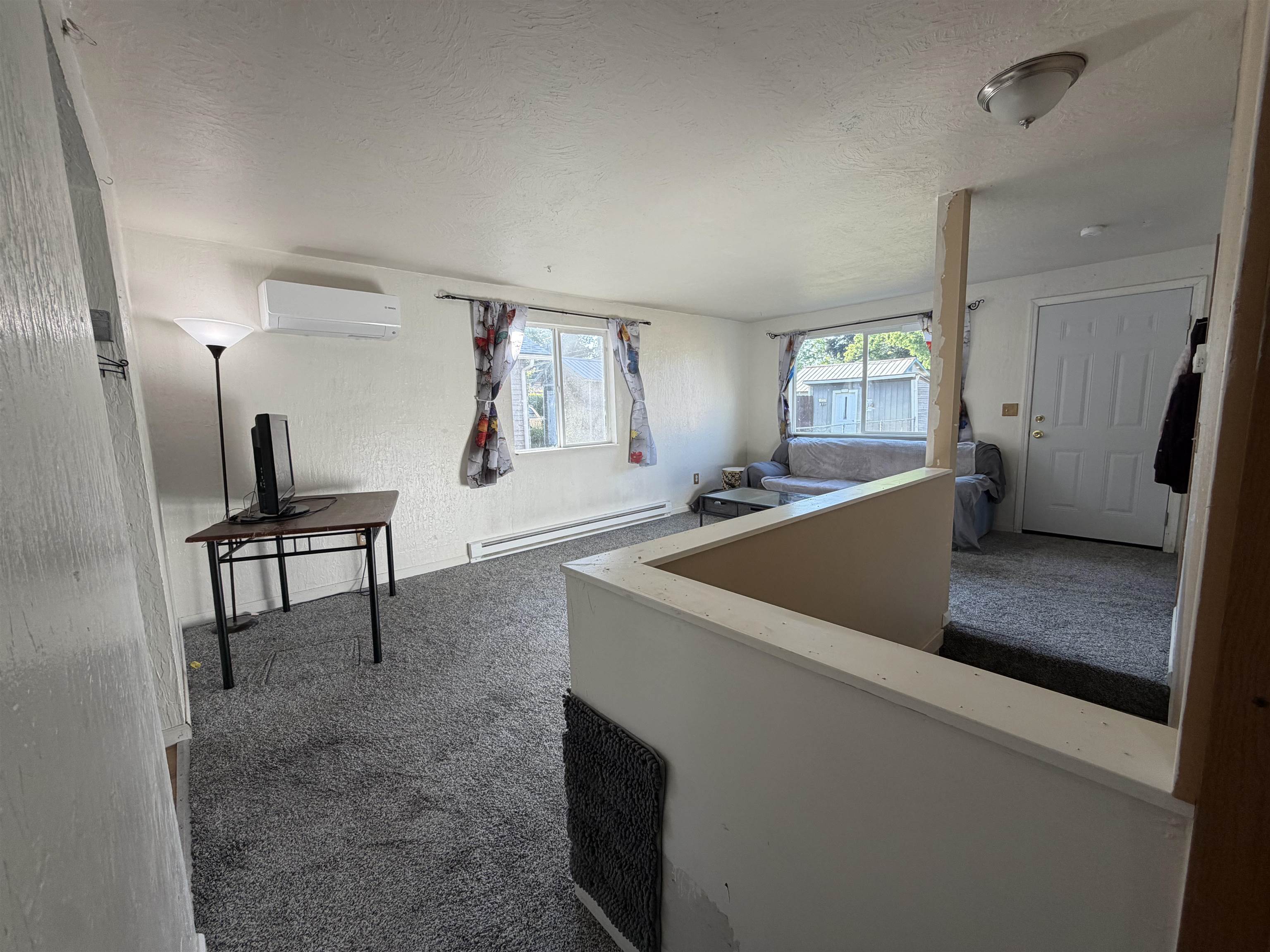 915 E Everett Ave - Photo 5