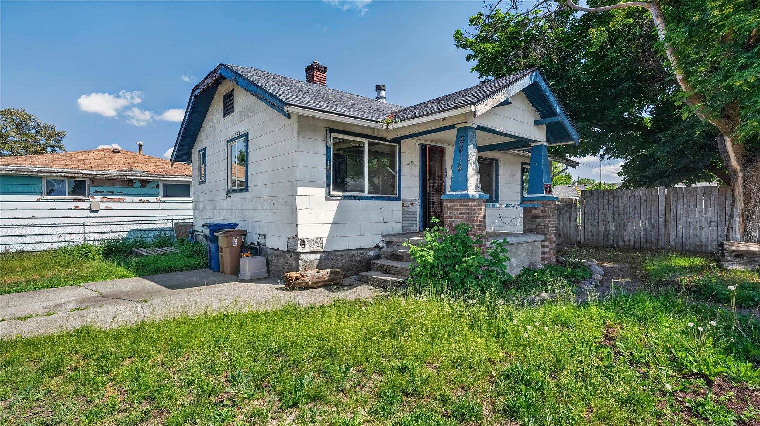 5016 N Lidgerwood St - Photo 1