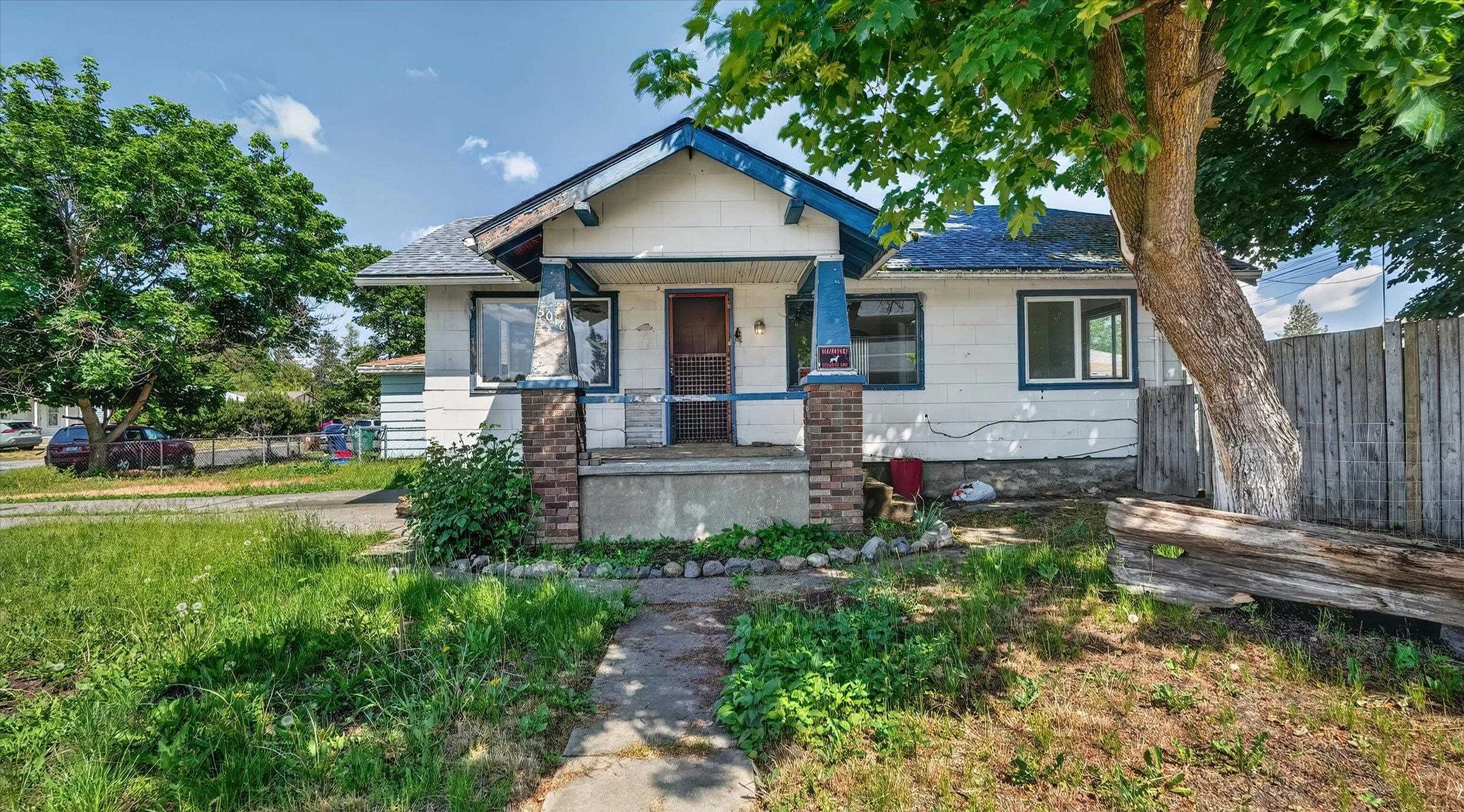 5016 N Lidgerwood St - Photo 2